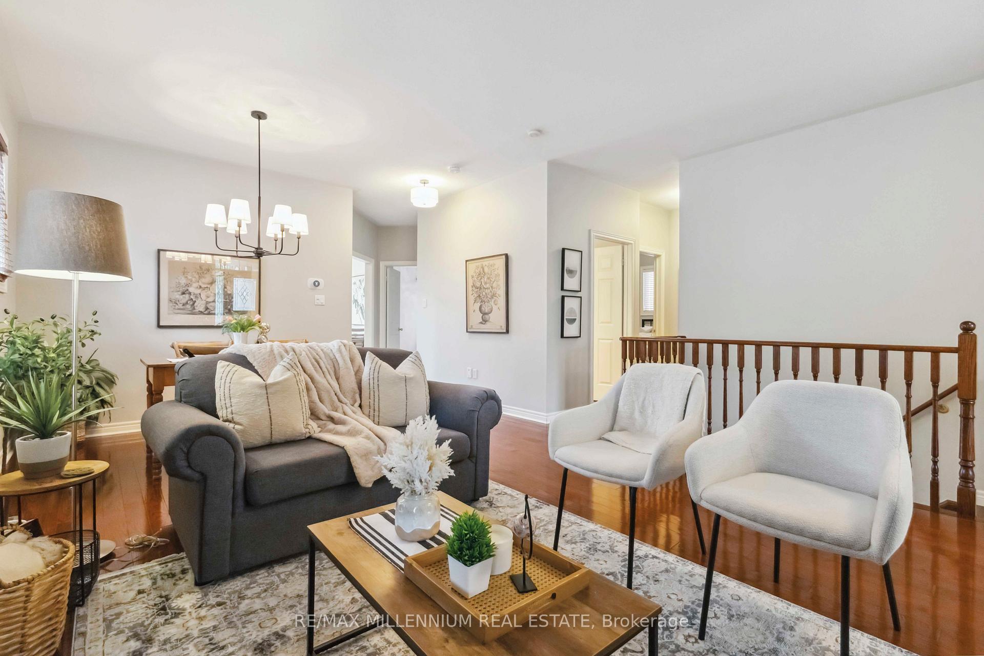 Photo 9 of 27 Corsham Drive, Whitby, Brooklin — HOMEH