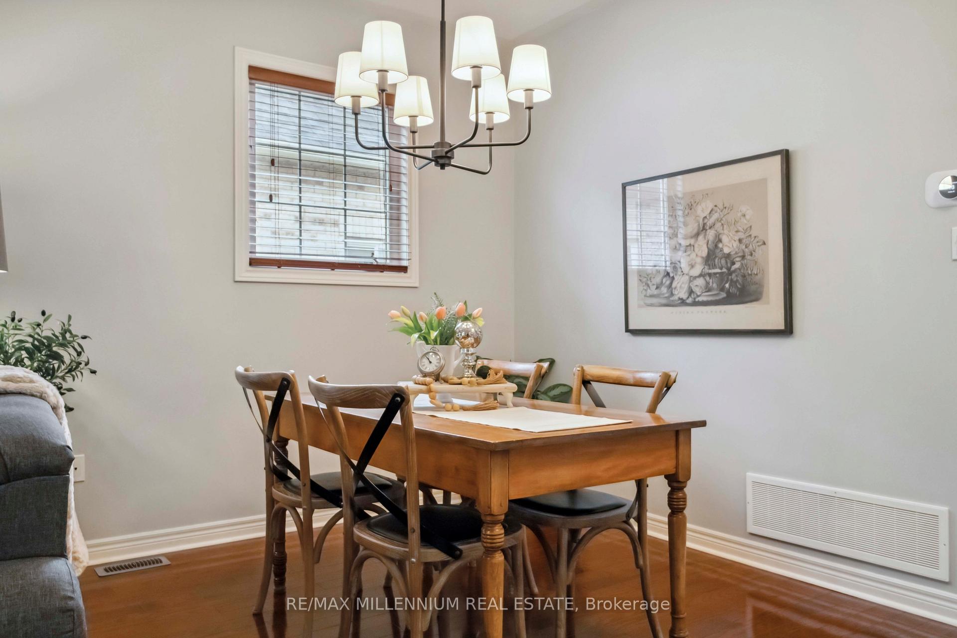 Photo 12 of 27 Corsham Drive, Whitby, Brooklin — HOMEH