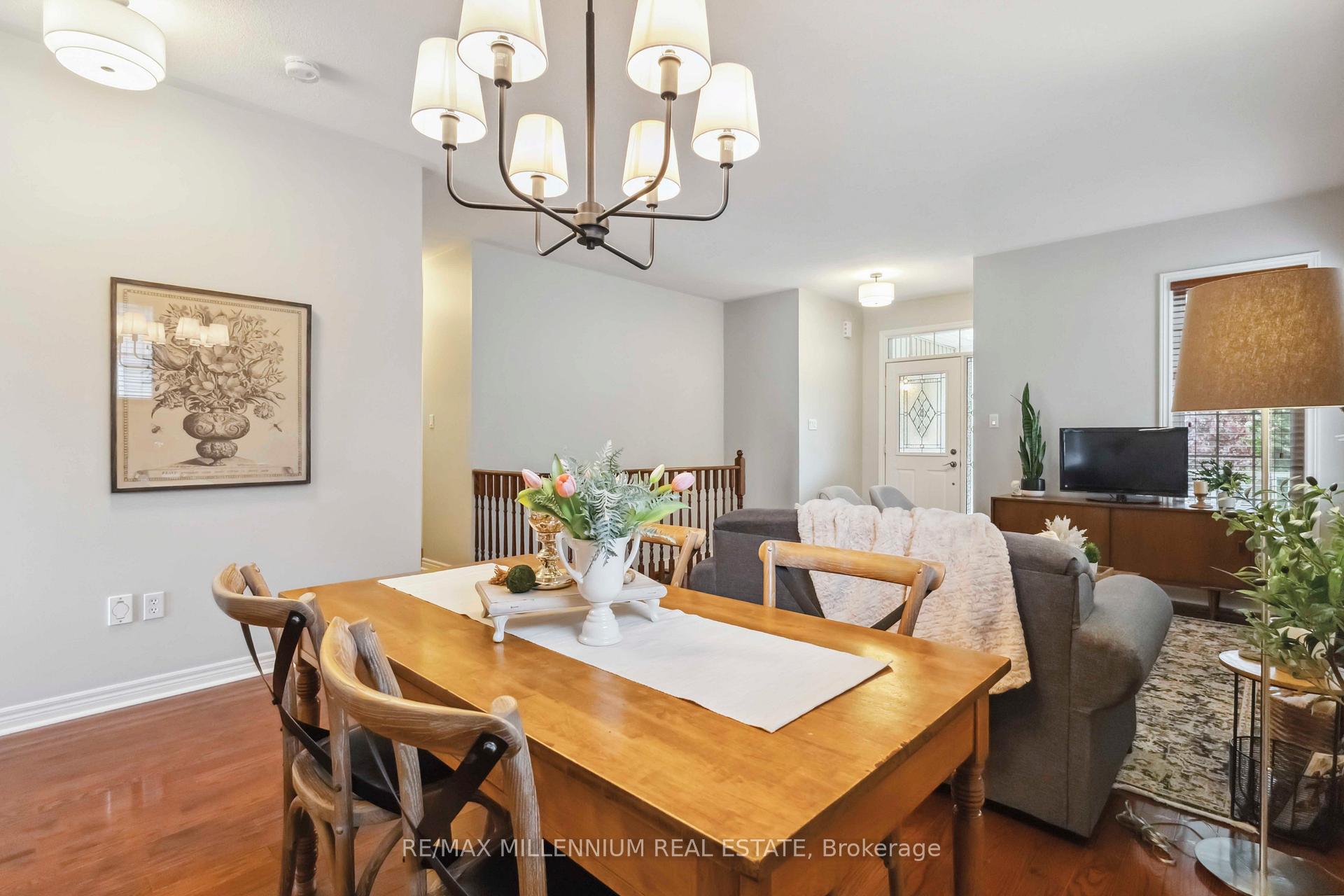 Photo 14 of 27 Corsham Drive, Whitby, Brooklin — HOMEH