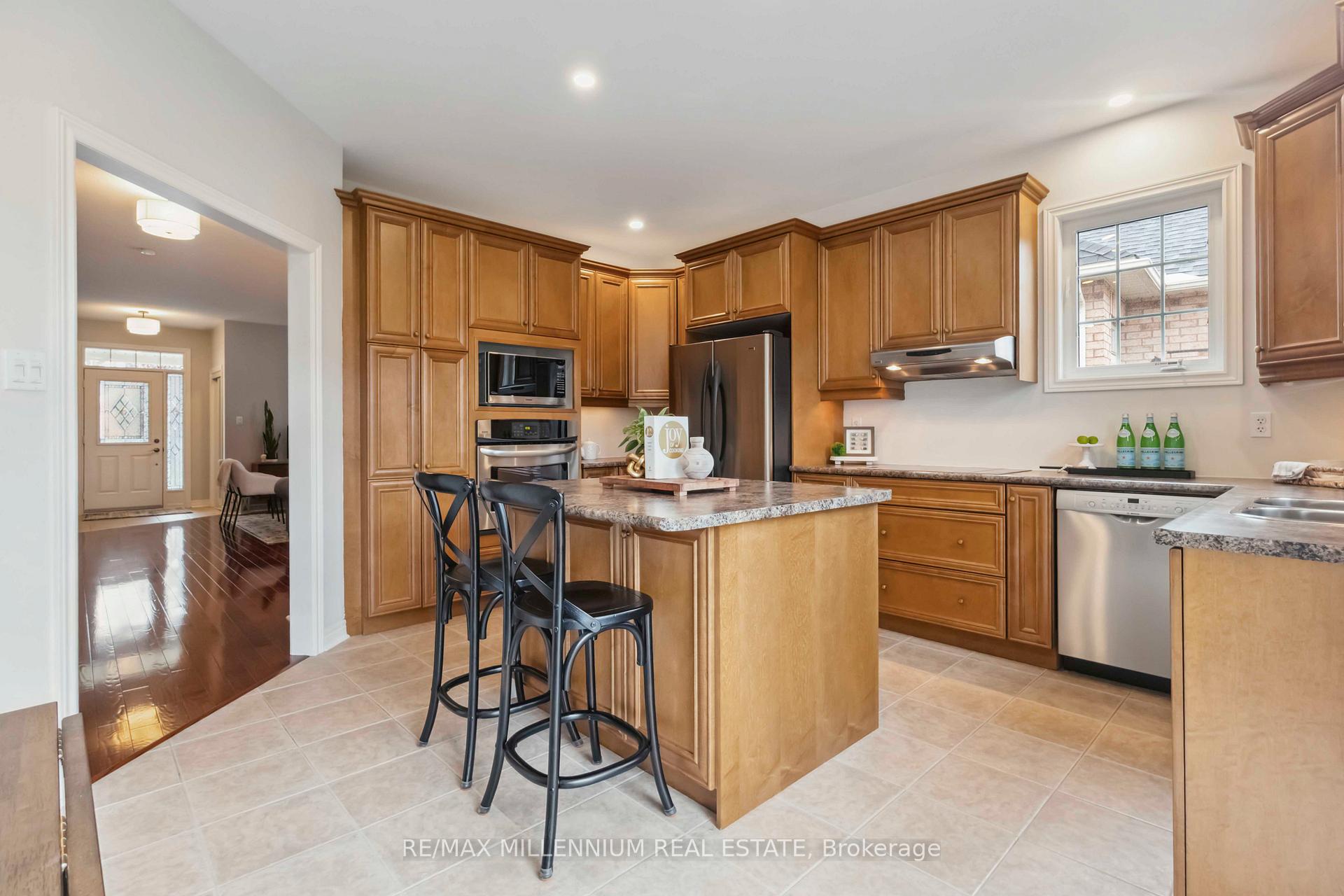 Photo 21 of 27 Corsham Drive, Whitby, Brooklin — HOMEH