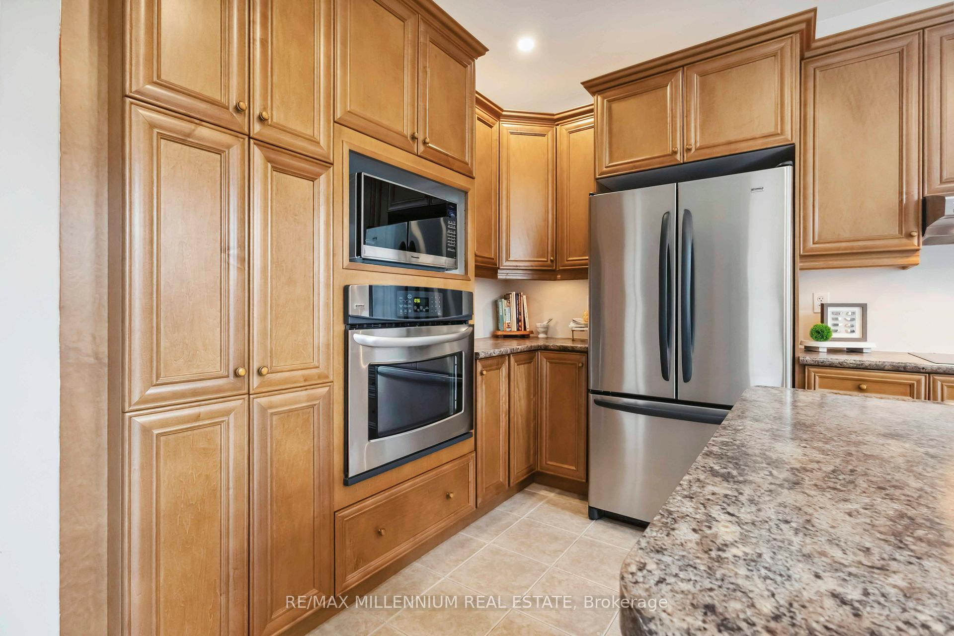 Photo 24 of 27 Corsham Drive, Whitby, Brooklin — HOMEH