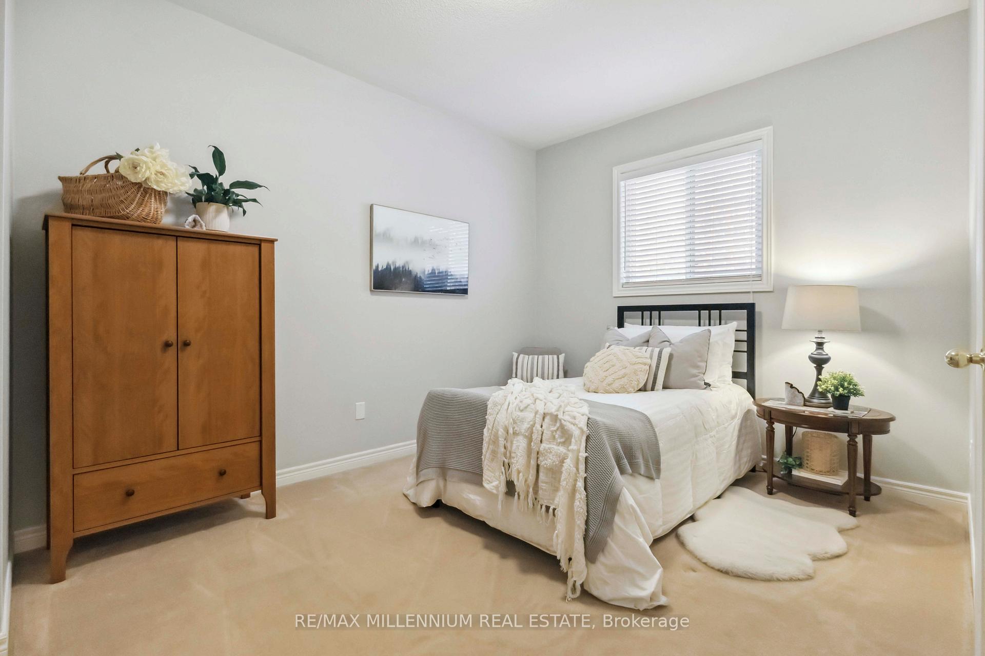 Photo 32 of 27 Corsham Drive, Whitby, Brooklin — HOMEH