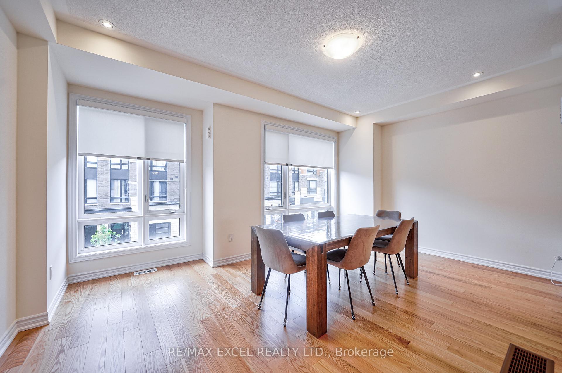 Photo 10 of 43 Lake Trail Way, Whitby, Brooklin — HOMEH