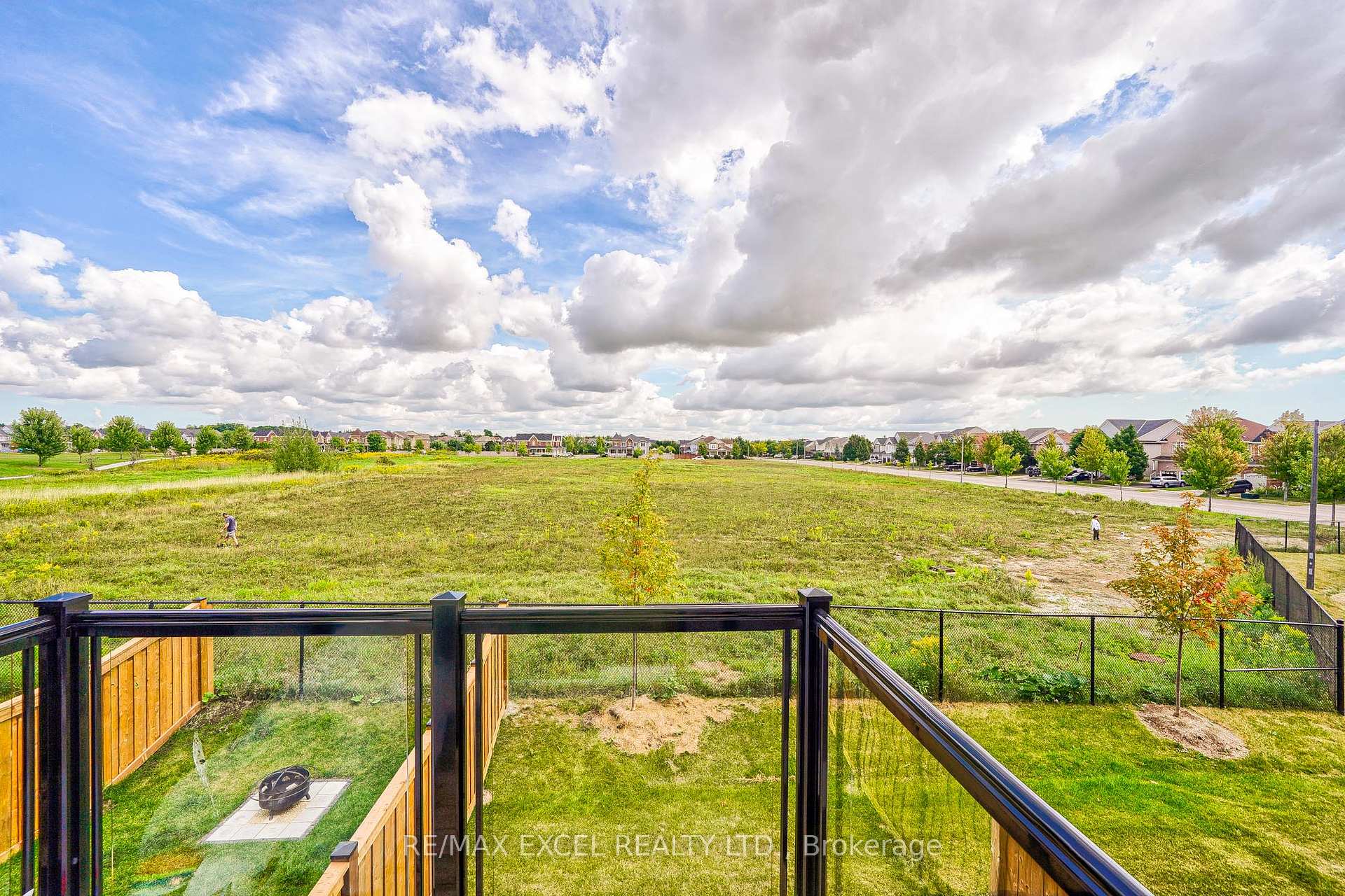 Photo 14 of 43 Lake Trail Way, Whitby, Brooklin — HOMEH