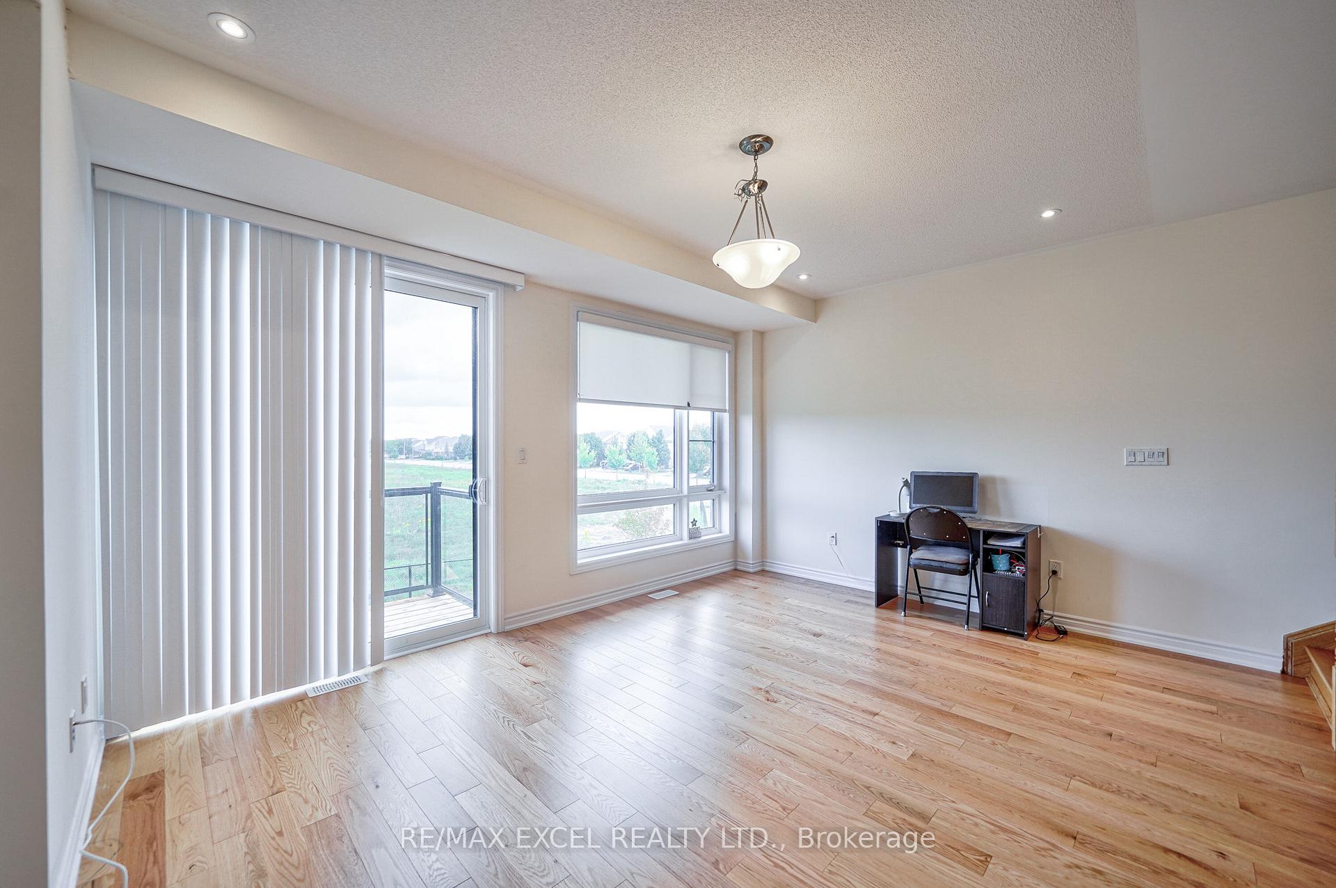 Photo 19 of 43 Lake Trail Way, Whitby, Brooklin — HOMEH