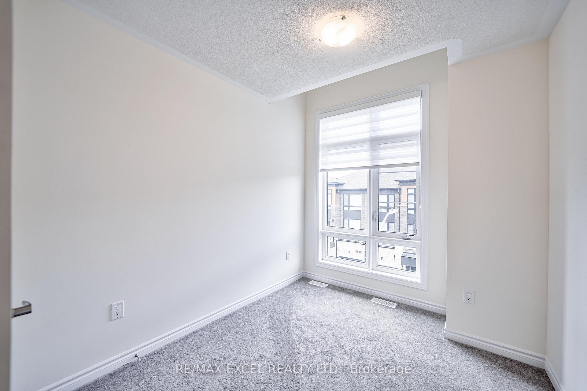 Photo 23 of 43 Lake Trail Way, Whitby, Brooklin — HOMEH