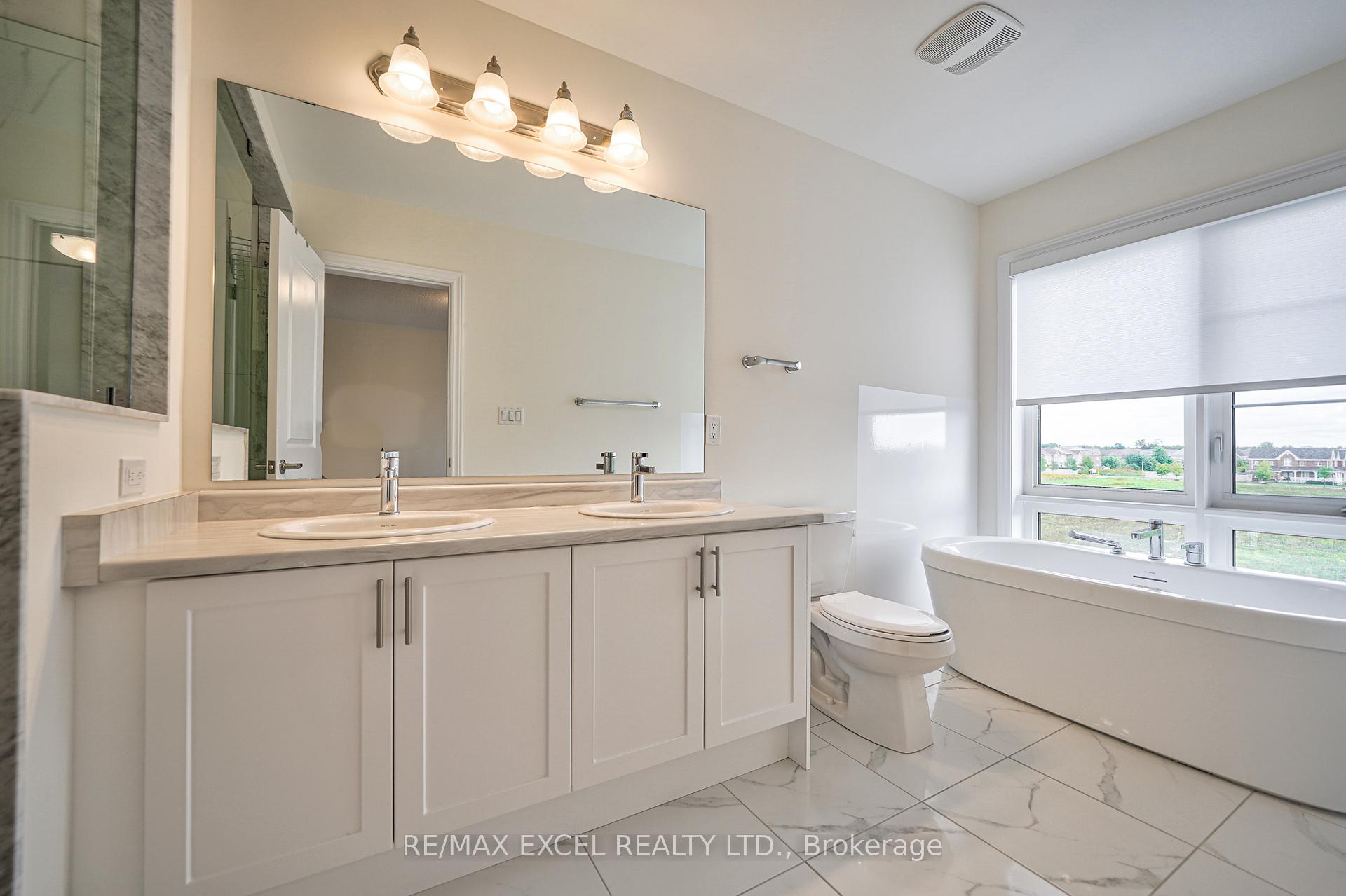 Photo 26 of 43 Lake Trail Way, Whitby, Brooklin — HOMEH