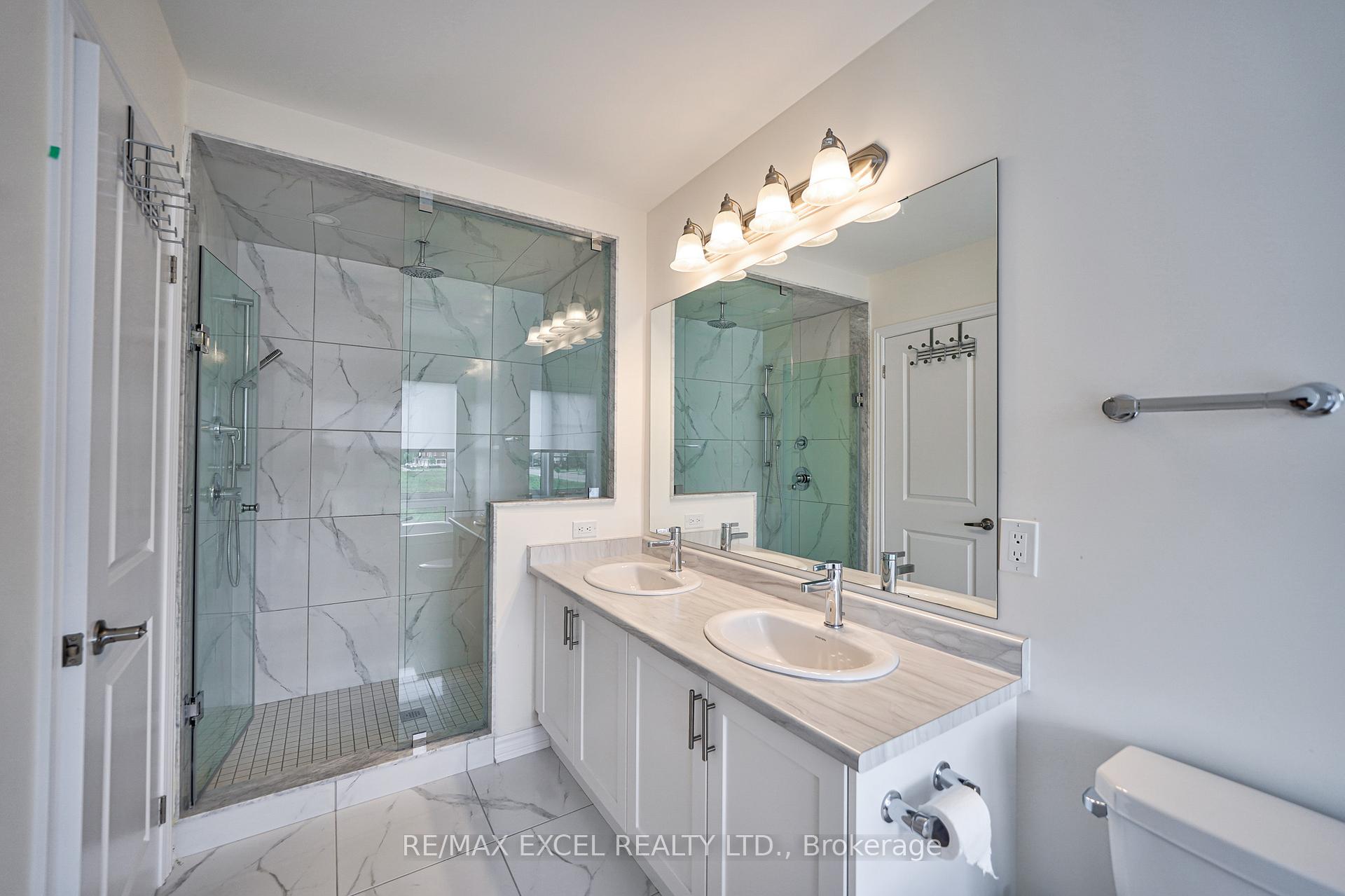 Photo 29 of 43 Lake Trail Way, Whitby, Brooklin — HOMEH
