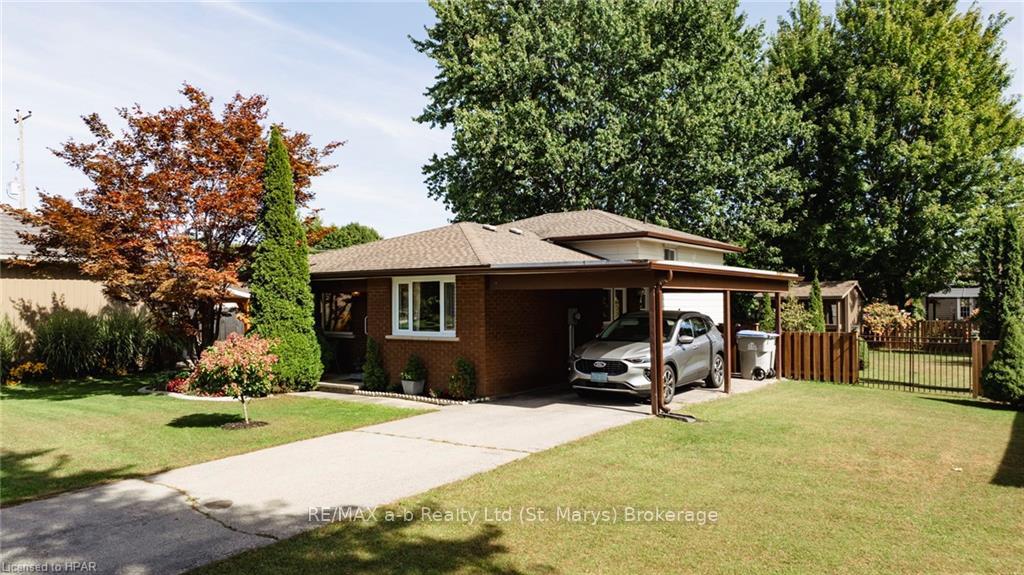 Photo 2 of 205 Spence Crescent, West Perth, Mitchell — HOMEH