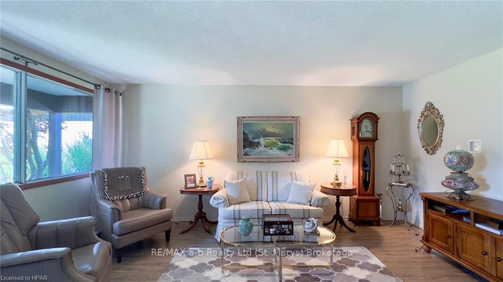 Photo 6 of 205 Spence Crescent, West Perth, Mitchell — HOMEH
