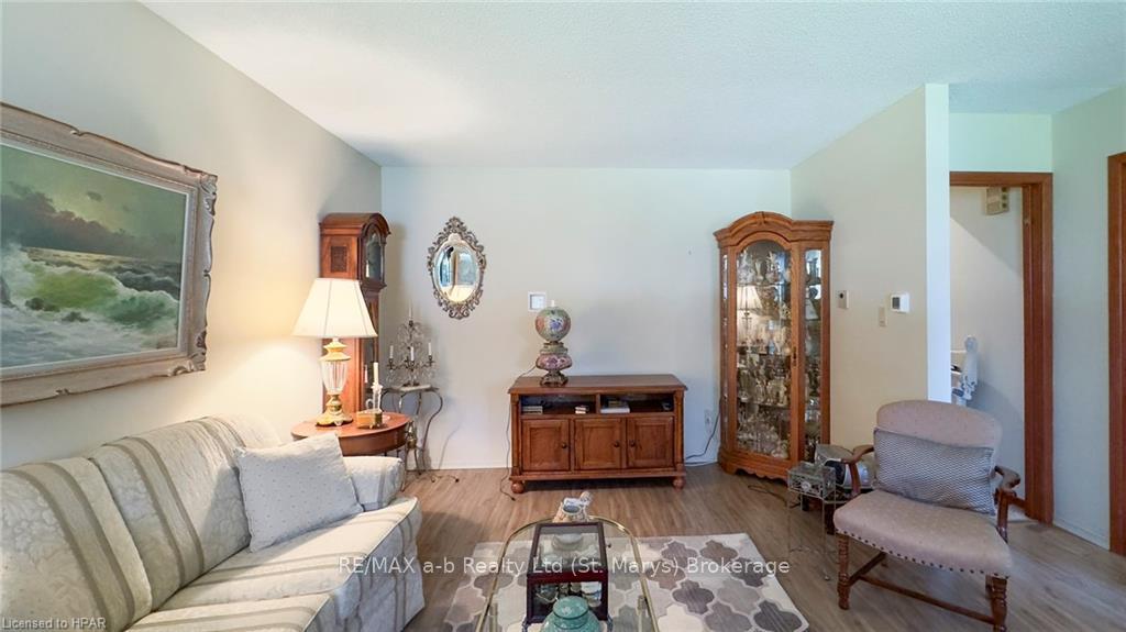 Photo 8 of 205 Spence Crescent, West Perth, Mitchell — HOMEH