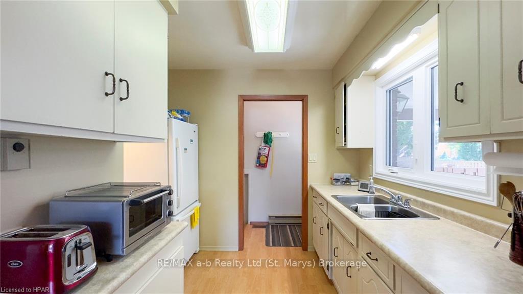 Photo 11 of 205 Spence Crescent, West Perth, Mitchell — HOMEH