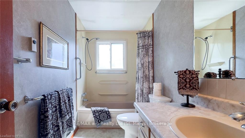 Photo 18 of 205 Spence Crescent, West Perth, Mitchell — HOMEH