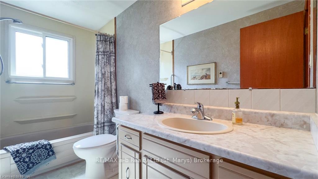 Photo 19 of 205 Spence Crescent, West Perth, Mitchell — HOMEH