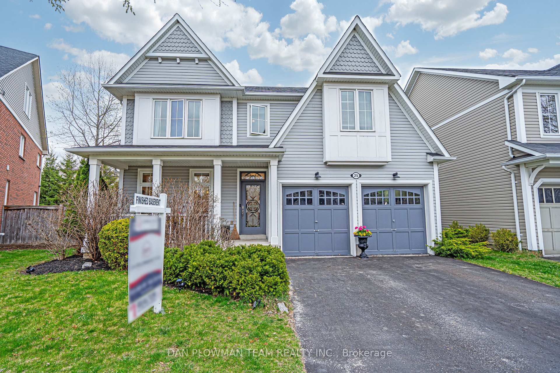 Photo 2 of 25 Strandmore Circle, Whitby, Brooklin — HOMEH