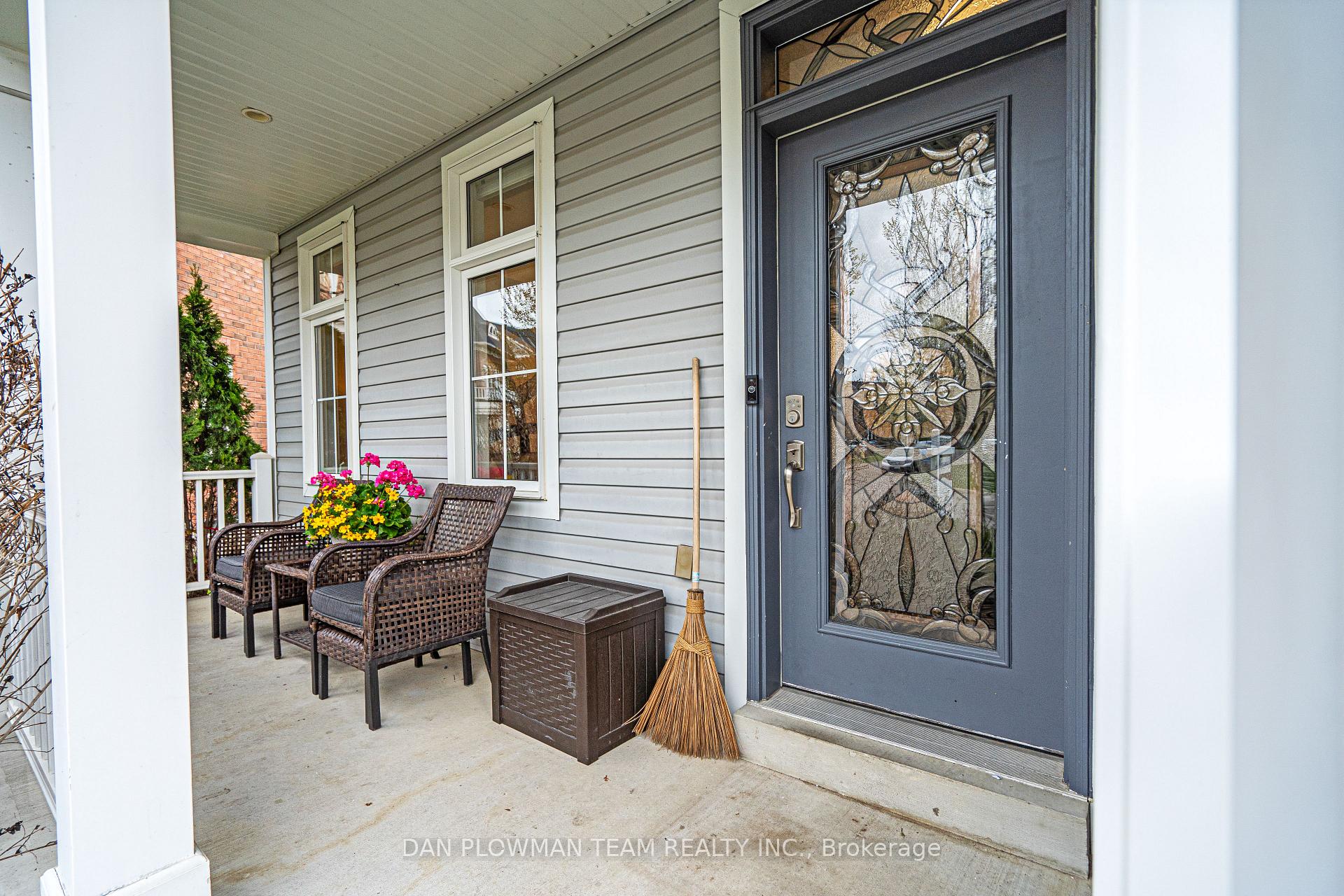 Photo 3 of 25 Strandmore Circle, Whitby, Brooklin — HOMEH
