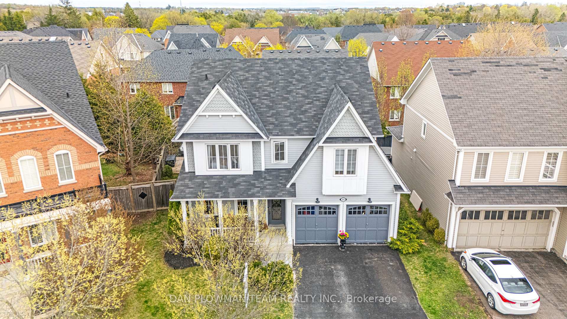 Photo 5 of 25 Strandmore Circle, Whitby, Brooklin — HOMEH