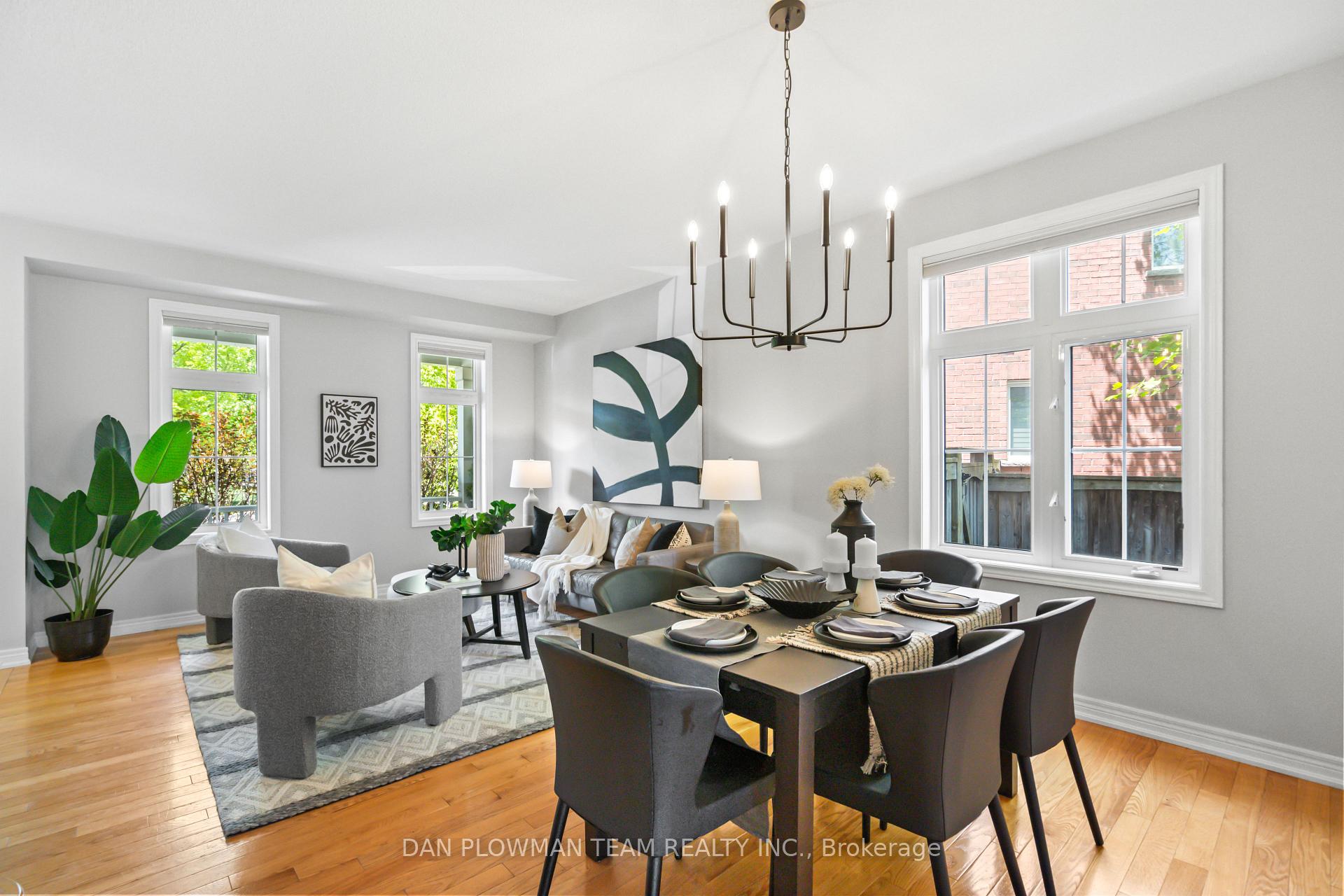 Photo 8 of 25 Strandmore Circle, Whitby, Brooklin — HOMEH