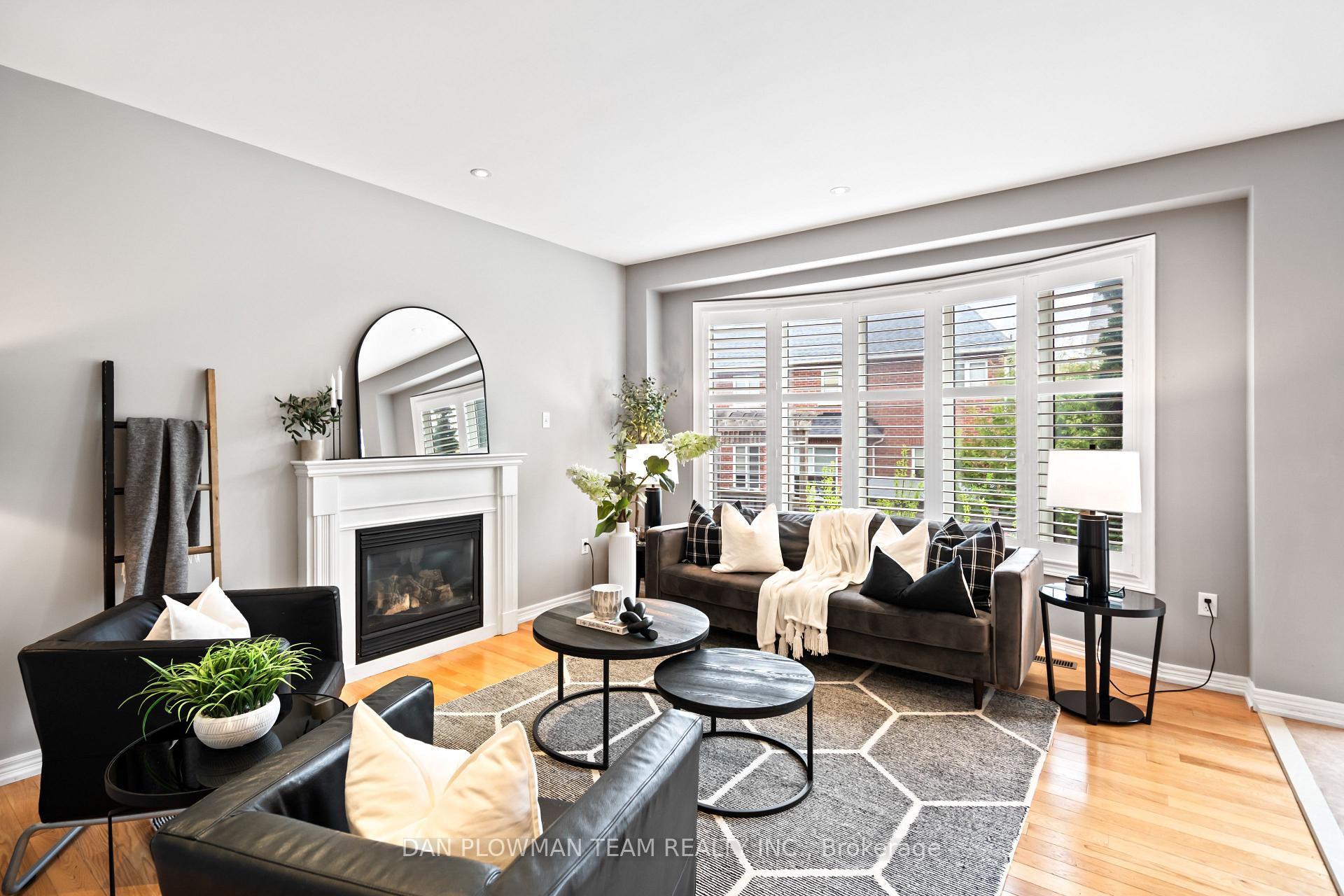 Photo 10 of 25 Strandmore Circle, Whitby, Brooklin — HOMEH