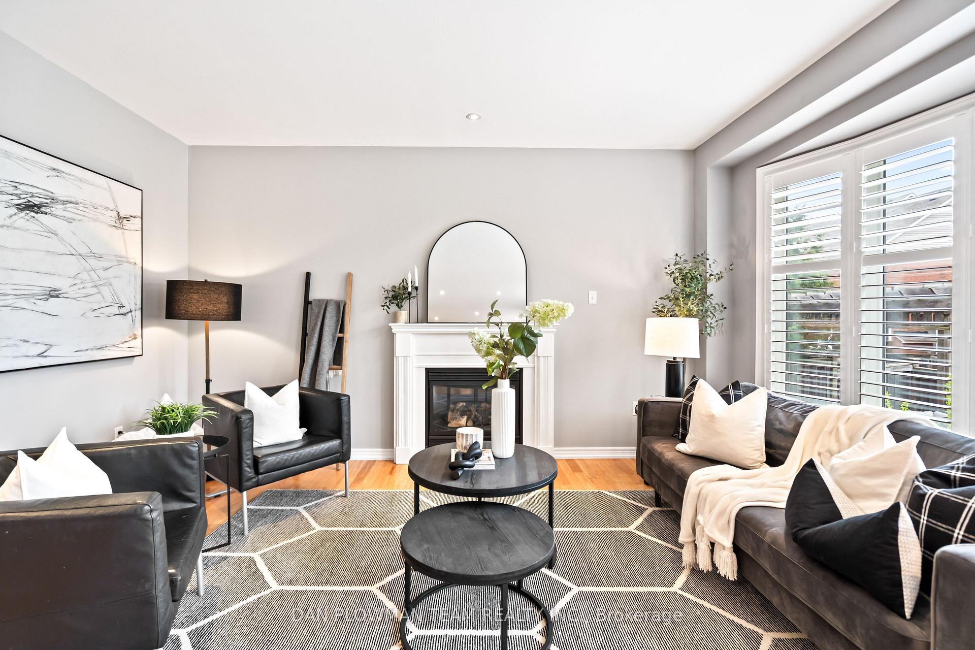 Photo 11 of 25 Strandmore Circle, Whitby, Brooklin — HOMEH