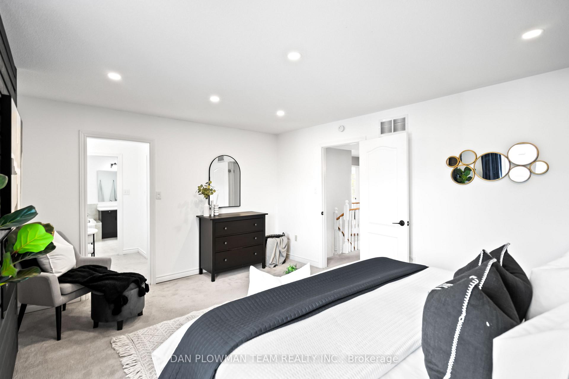 Photo 20 of 25 Strandmore Circle, Whitby, Brooklin — HOMEH