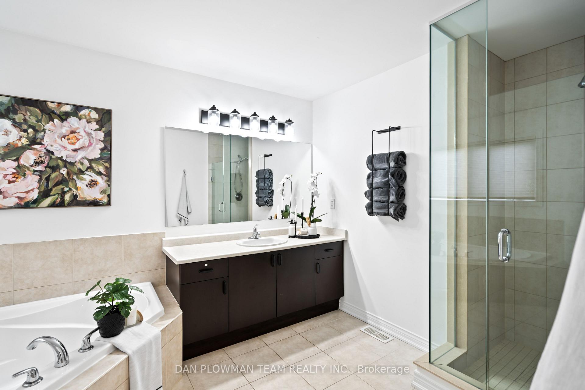 Photo 23 of 25 Strandmore Circle, Whitby, Brooklin — HOMEH