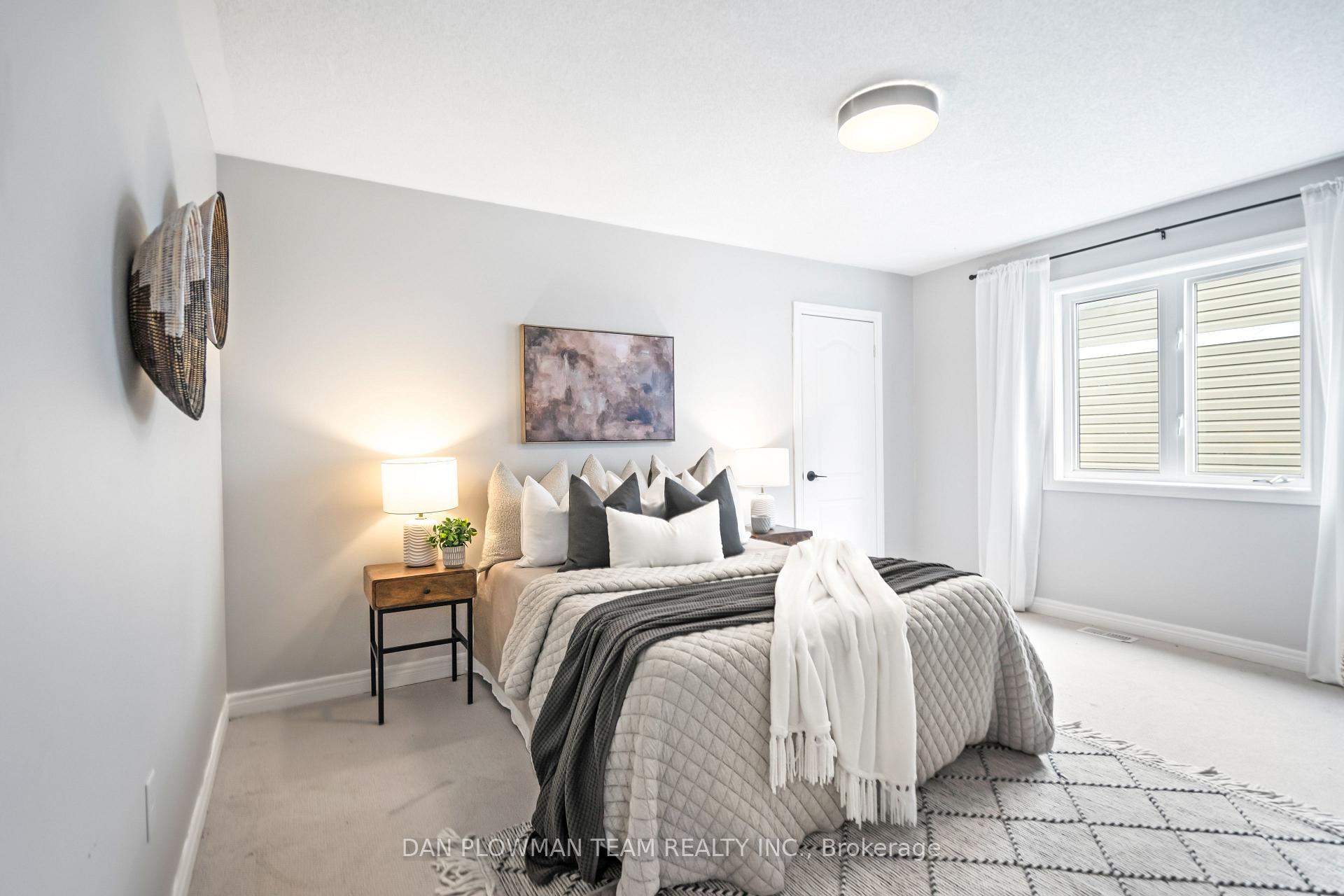 Photo 32 of 25 Strandmore Circle, Whitby, Brooklin — HOMEH