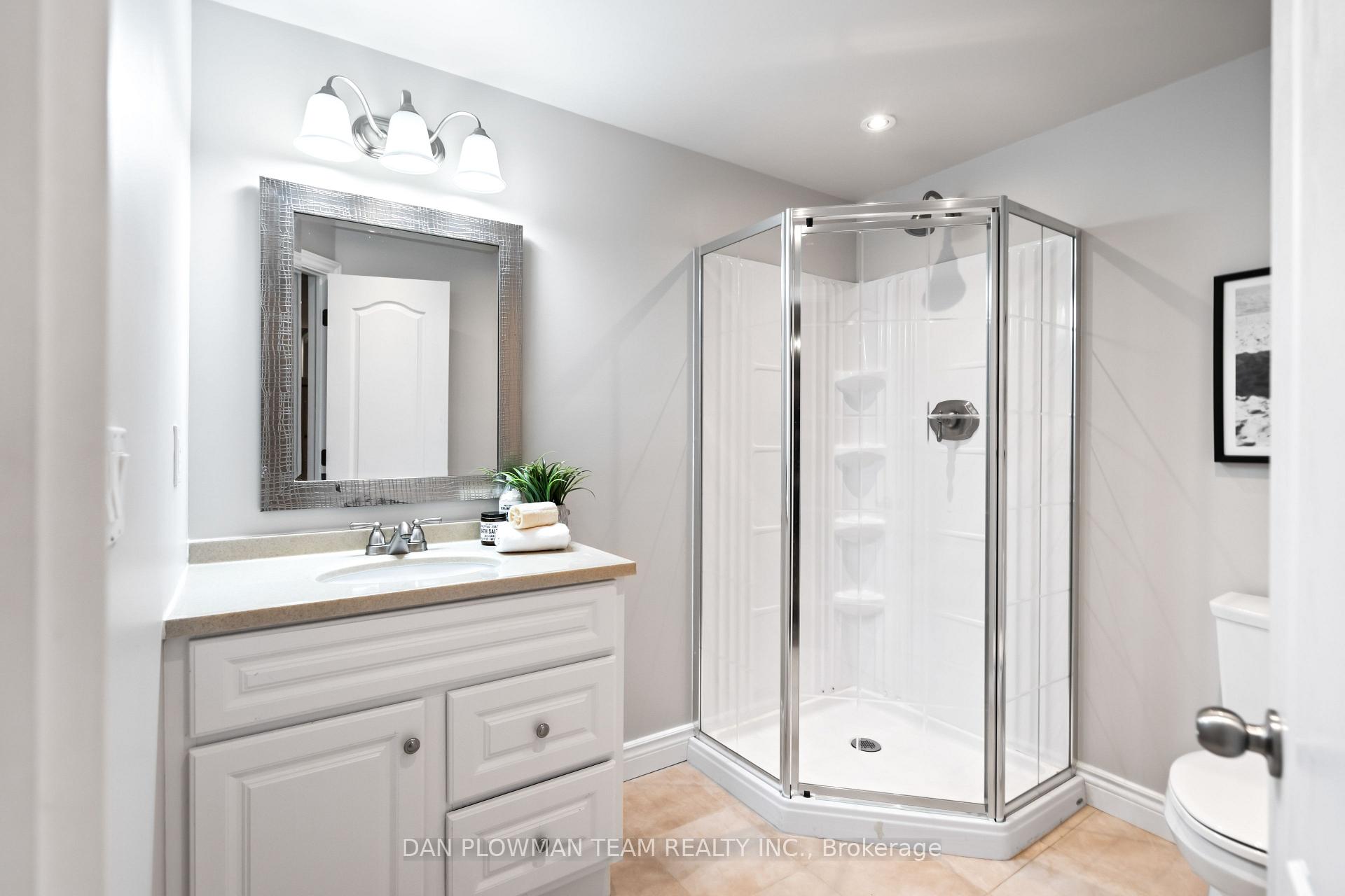 Photo 35 of 25 Strandmore Circle, Whitby, Brooklin — HOMEH