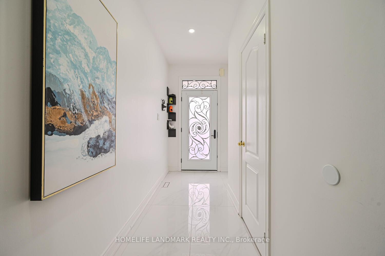 Photo 6 of 97 Arco Circle, Vaughan, Maple — HOMEH