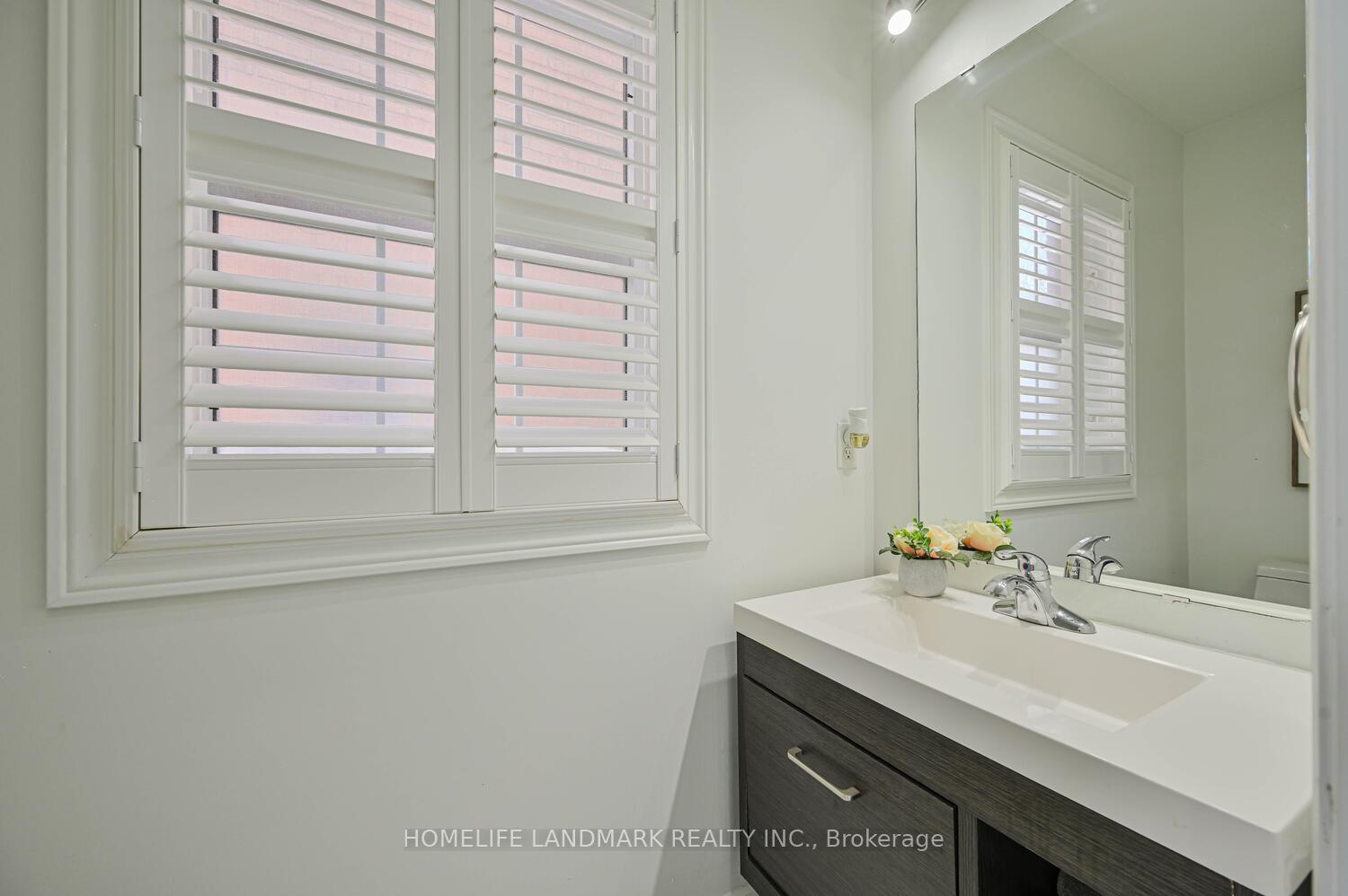 Photo 10 of 97 Arco Circle, Vaughan, Maple — HOMEH