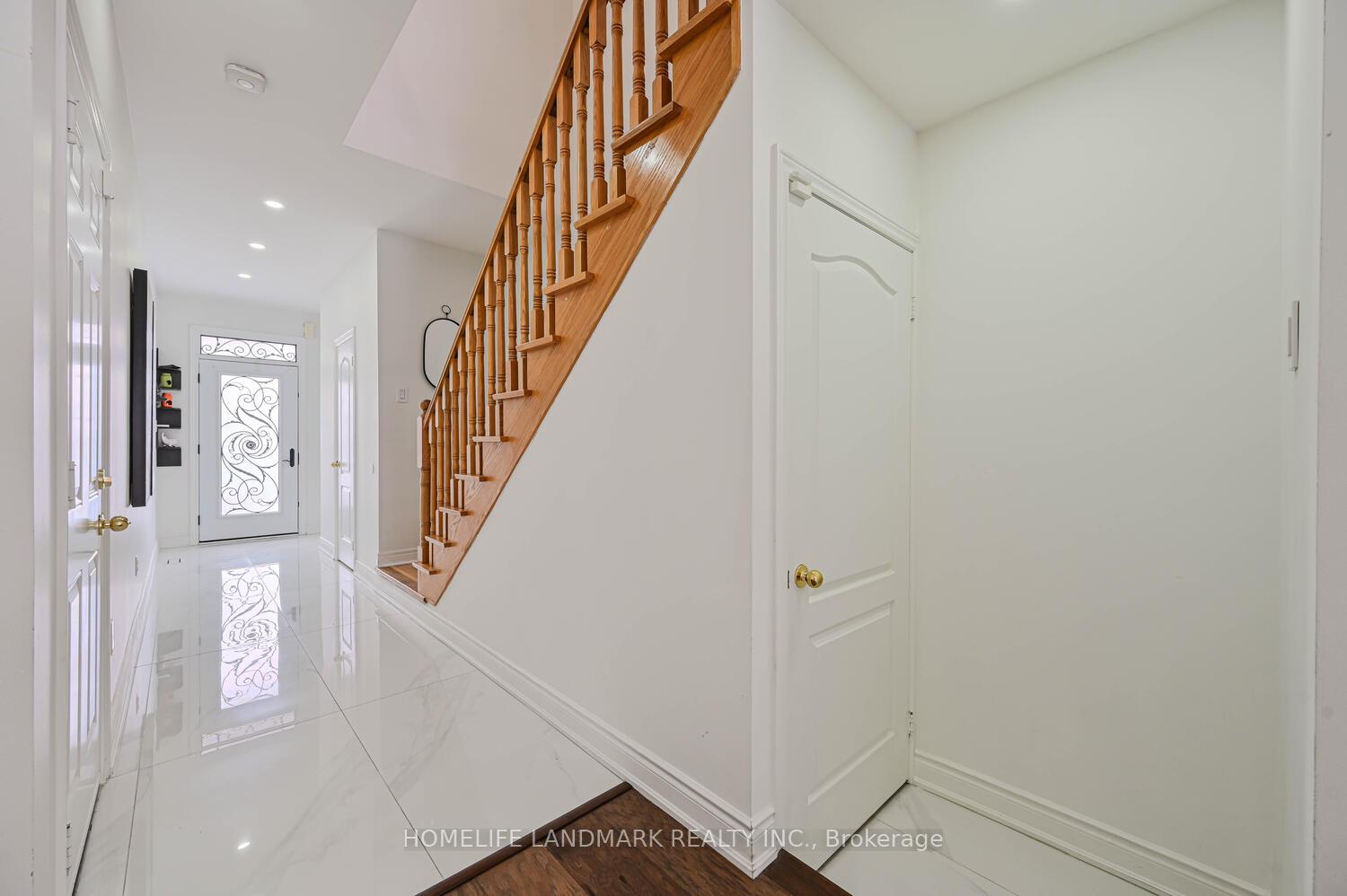 Photo 15 of 97 Arco Circle, Vaughan, Maple — HOMEH