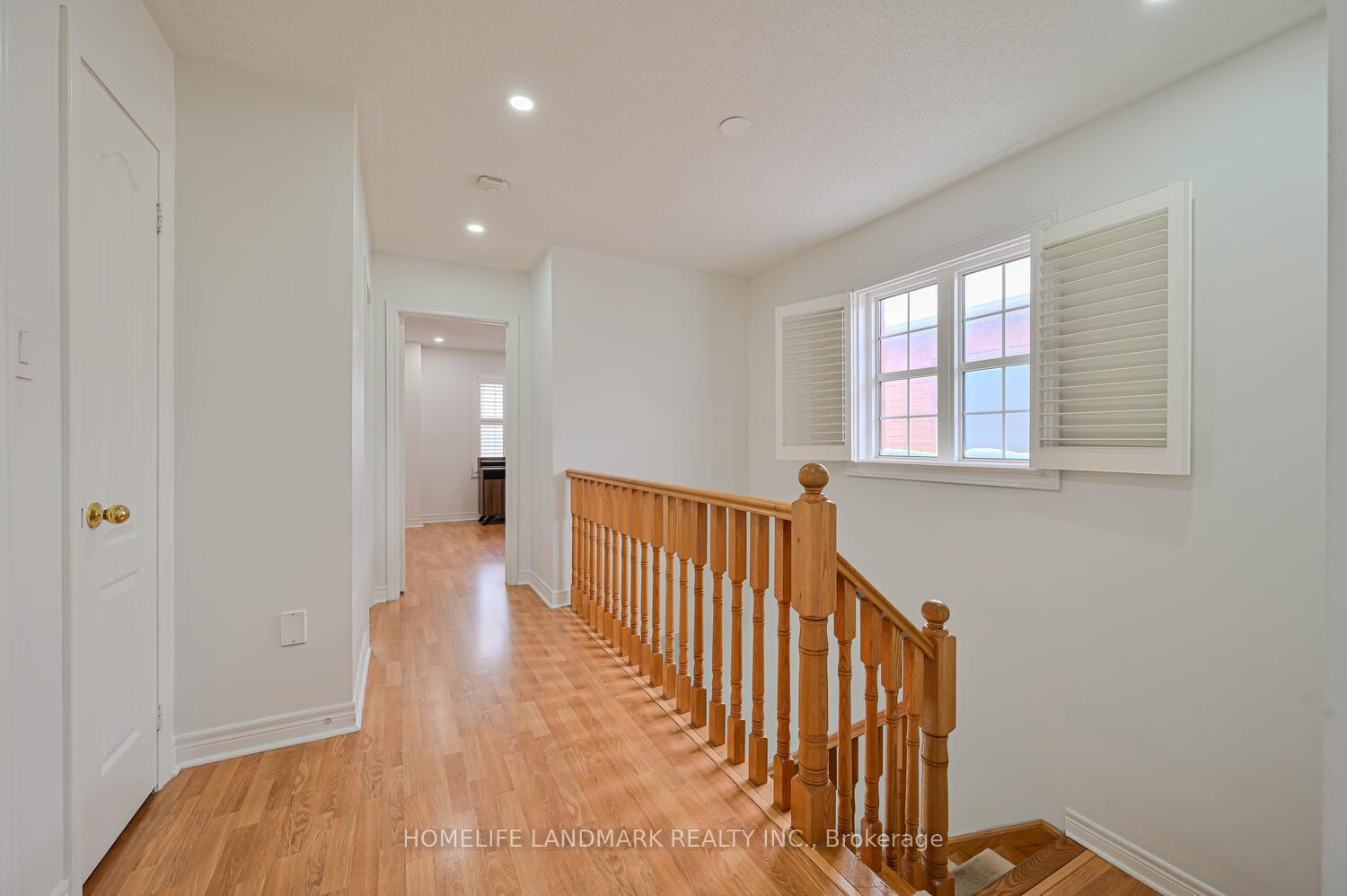 Photo 18 of 97 Arco Circle, Vaughan, Maple — HOMEH