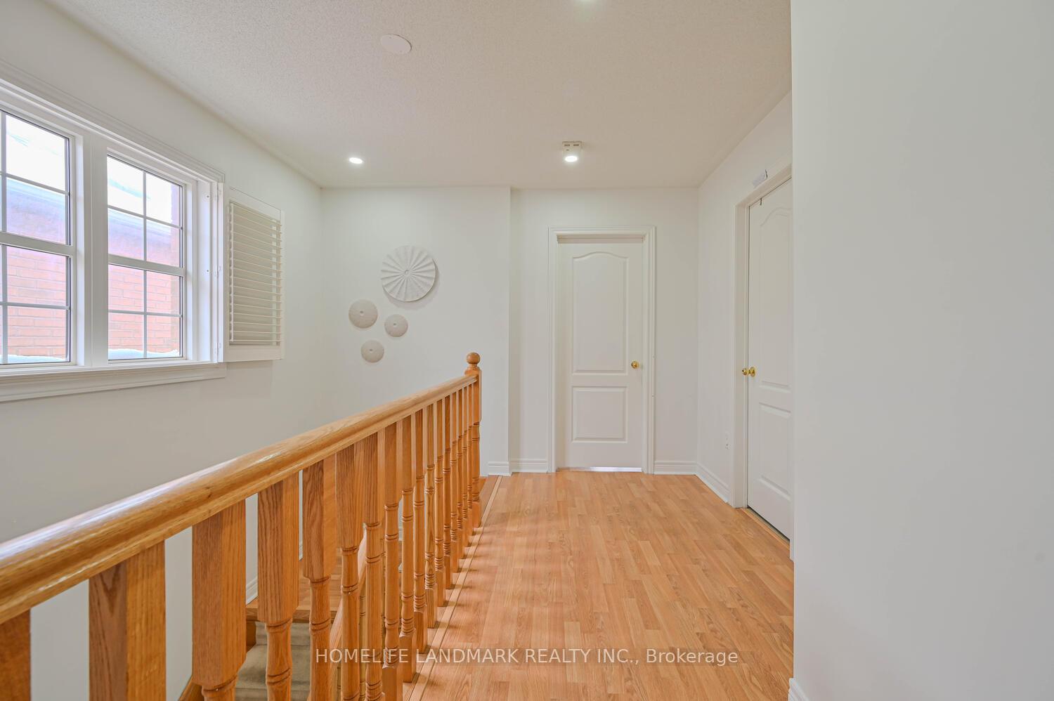 Photo 19 of 97 Arco Circle, Vaughan, Maple — HOMEH
