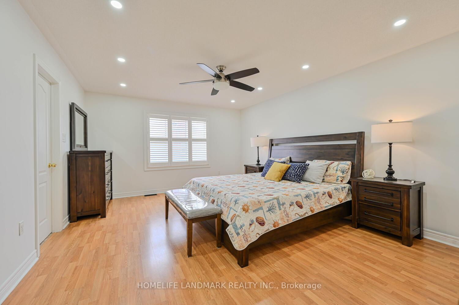 Photo 20 of 97 Arco Circle, Vaughan, Maple — HOMEH