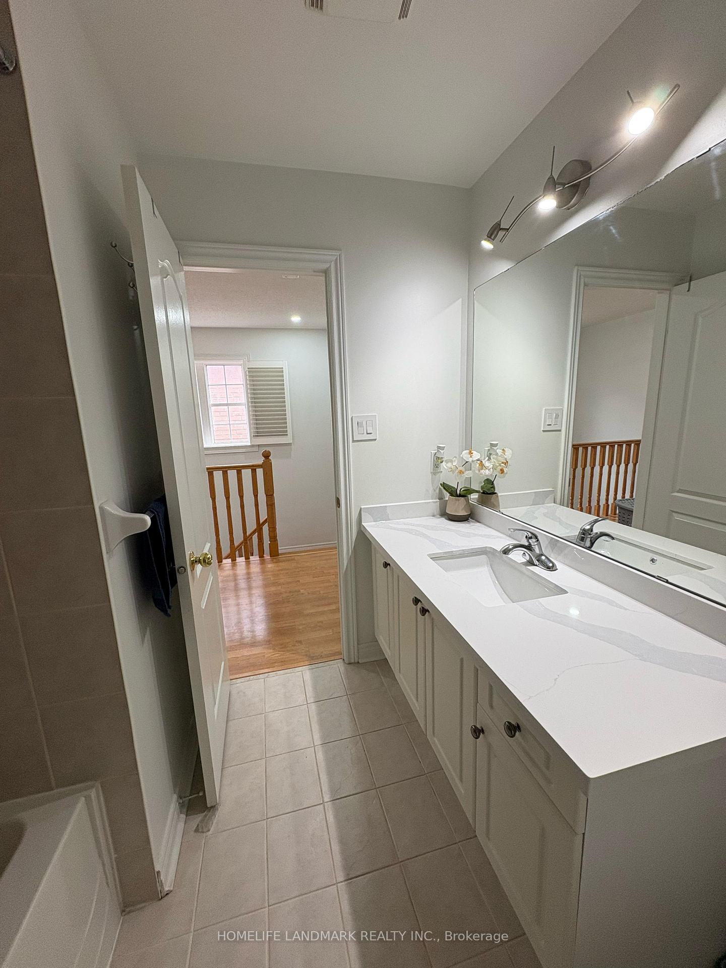 Photo 26 of 97 Arco Circle, Vaughan, Maple — HOMEH