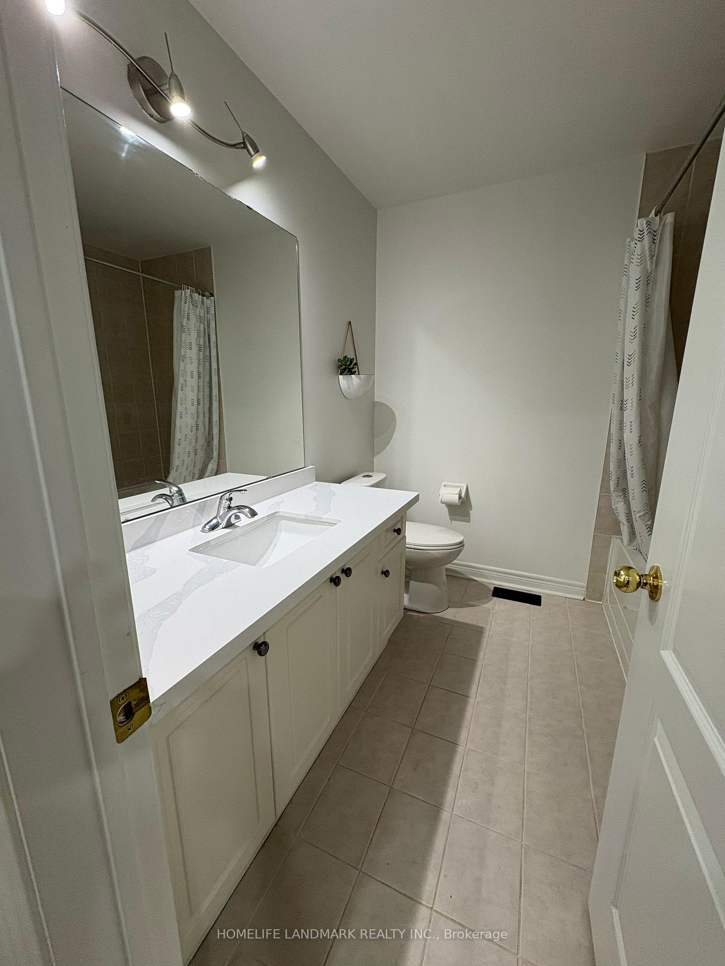Photo 27 of 97 Arco Circle, Vaughan, Maple — HOMEH