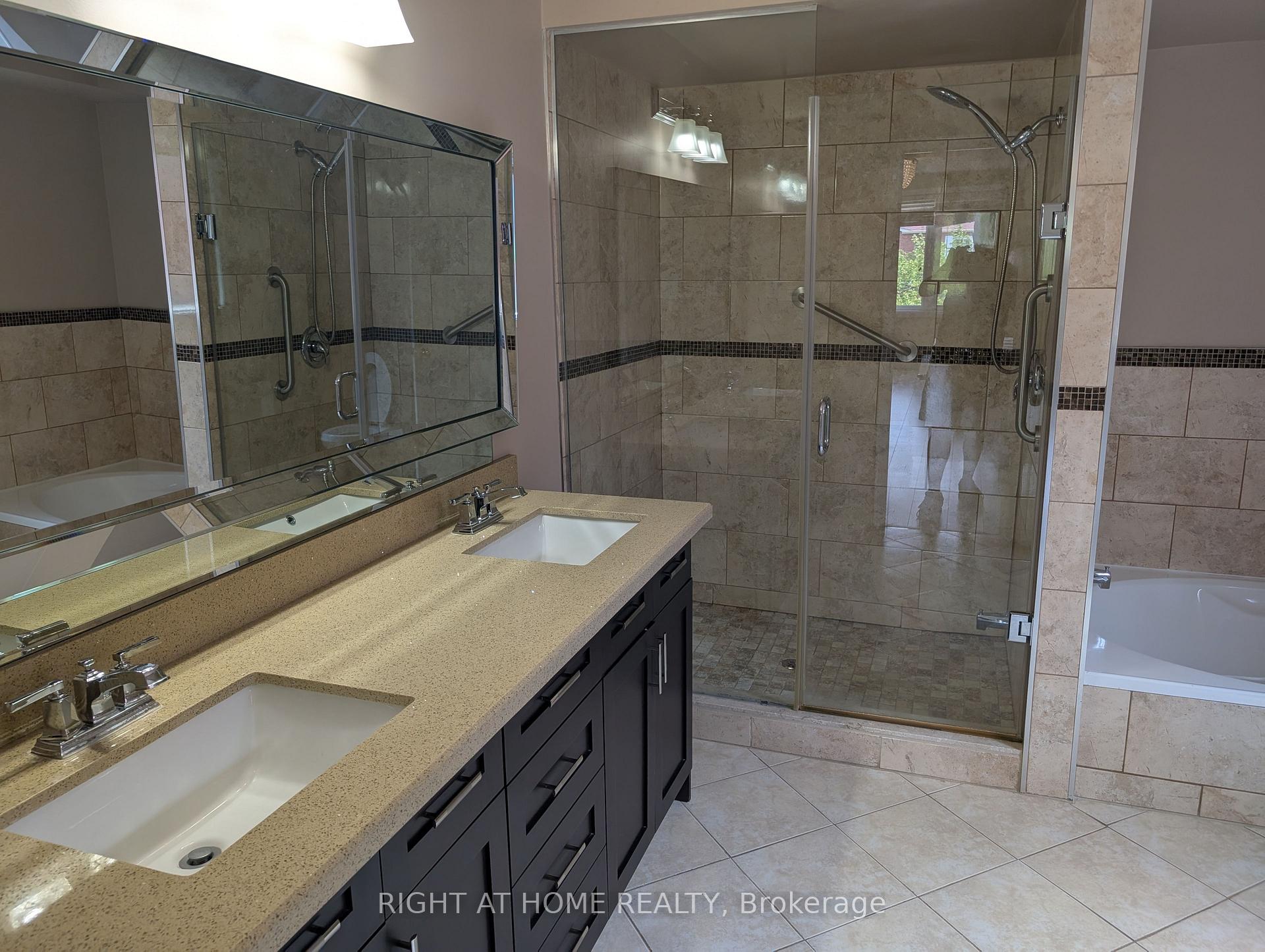 Photo 2 of 25 Thomas Henry Road, Vaughan, Brownridge — HOMEH