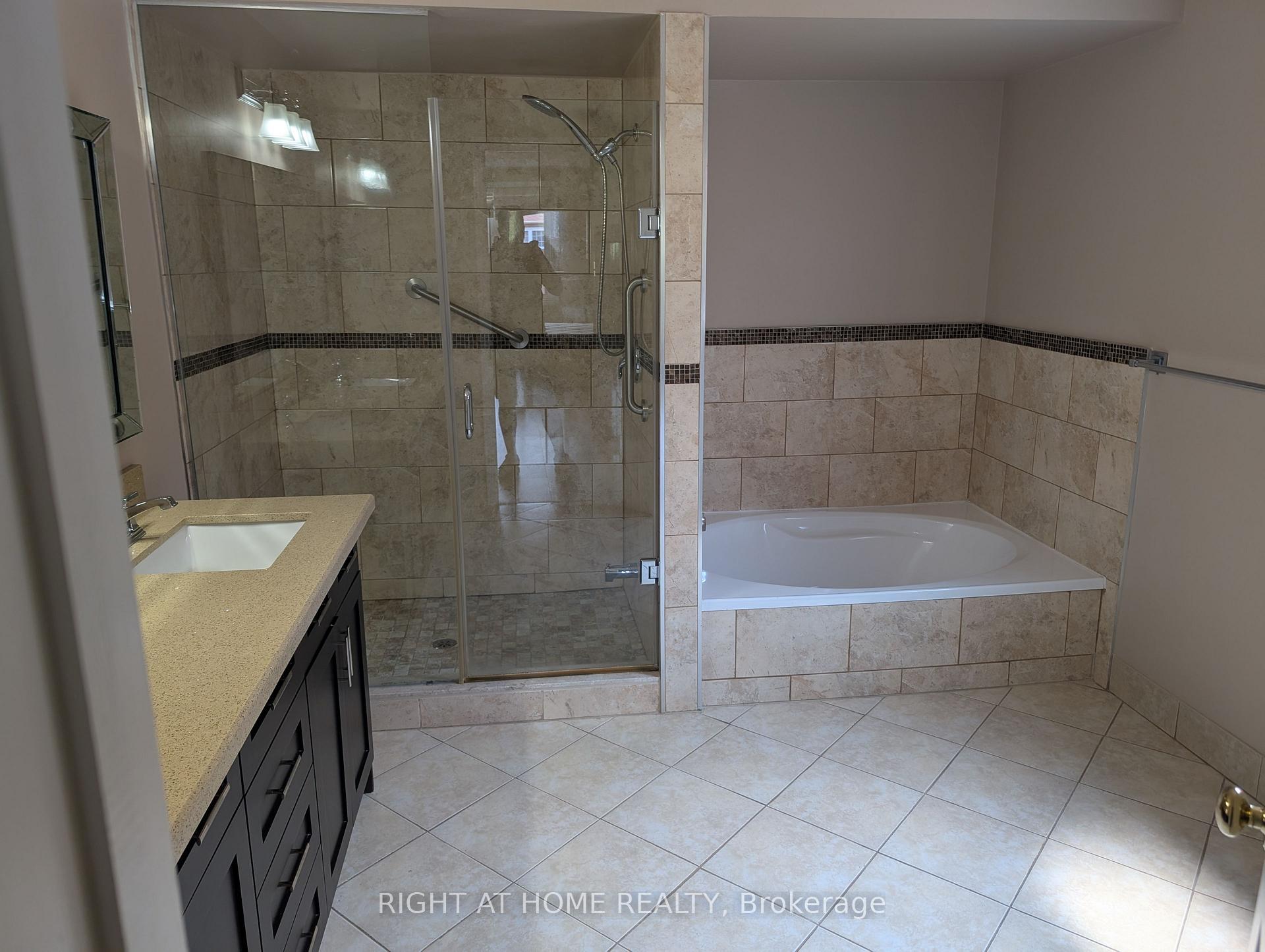 Photo 6 of 25 Thomas Henry Road, Vaughan, Brownridge — HOMEH