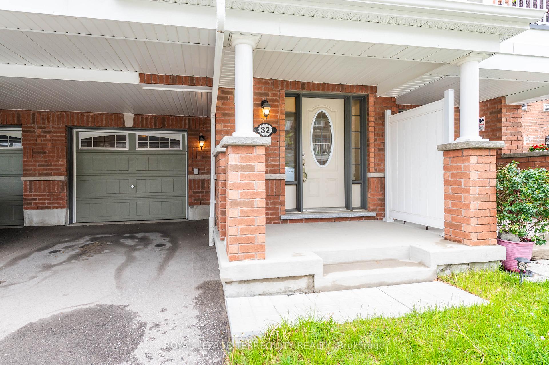 Photo 2 of 32 Goldeye Street, Whitby, Rural Whitby — HOMEH