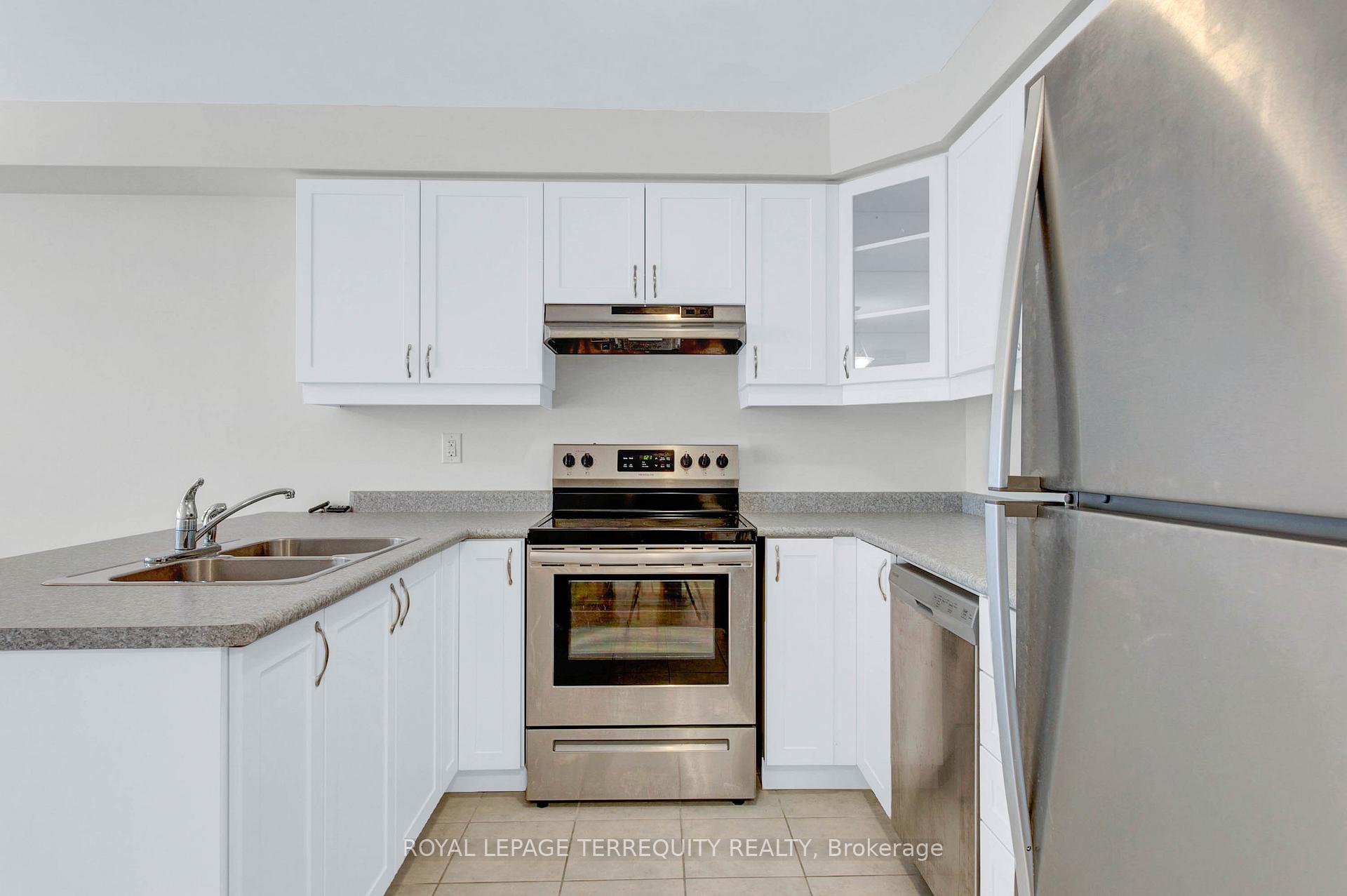 Photo 16 of 32 Goldeye Street, Whitby, Rural Whitby — HOMEH