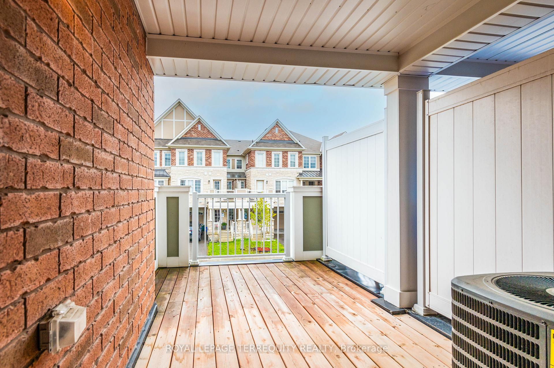 Photo 21 of 32 Goldeye Street, Whitby, Rural Whitby — HOMEH