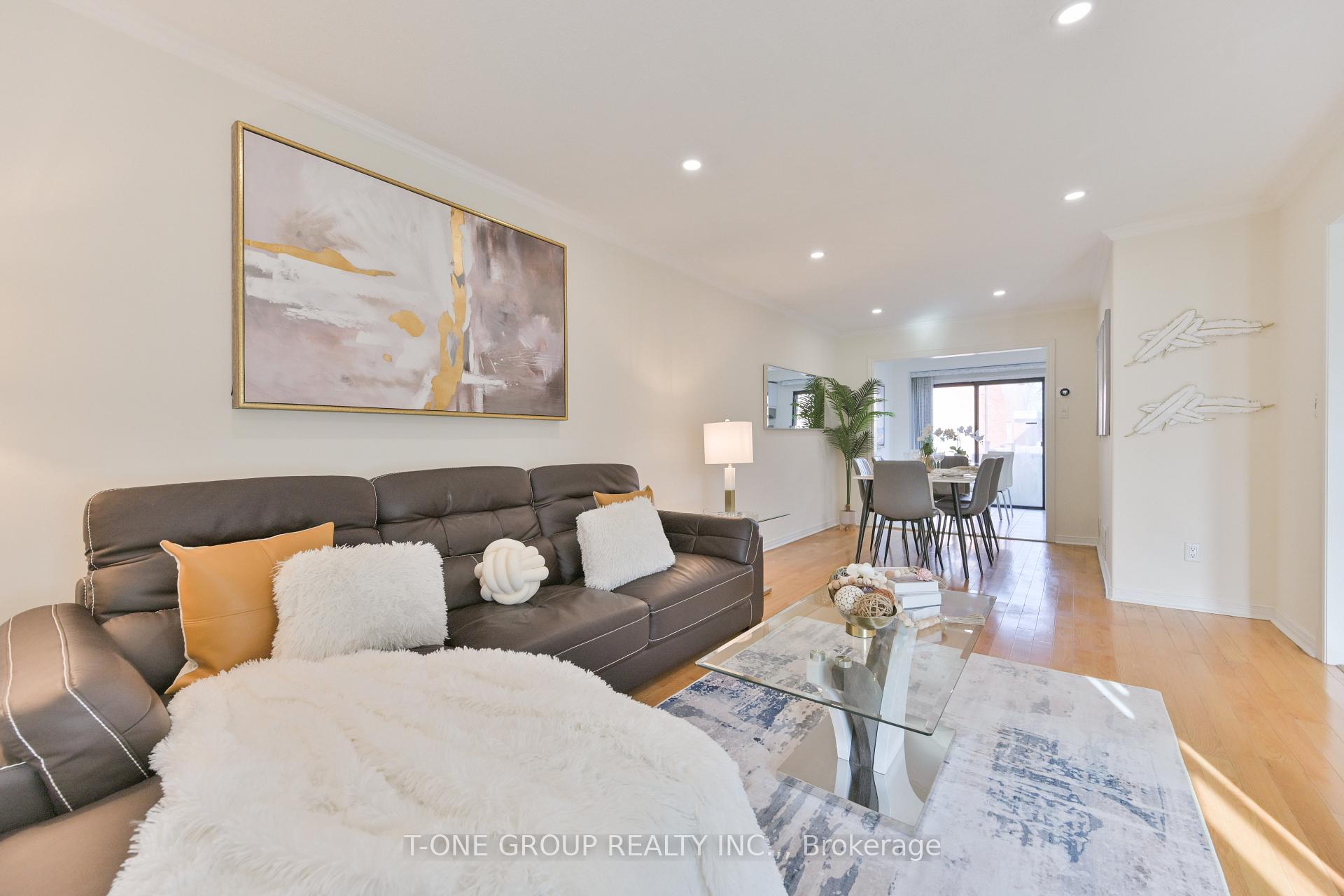 Photo 6 of 19 Pepperell Crescent, Markham, Milliken Mills West — HOMEH