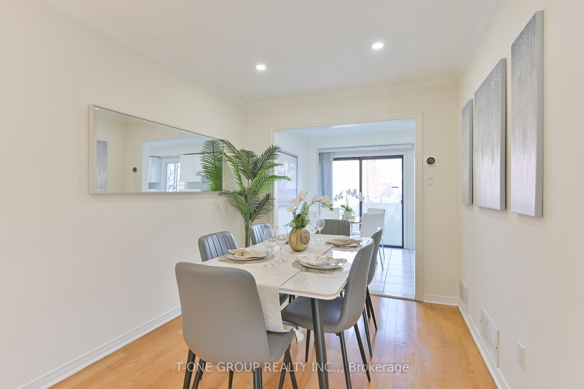 Photo 7 of 19 Pepperell Crescent, Markham, Milliken Mills West — HOMEH
