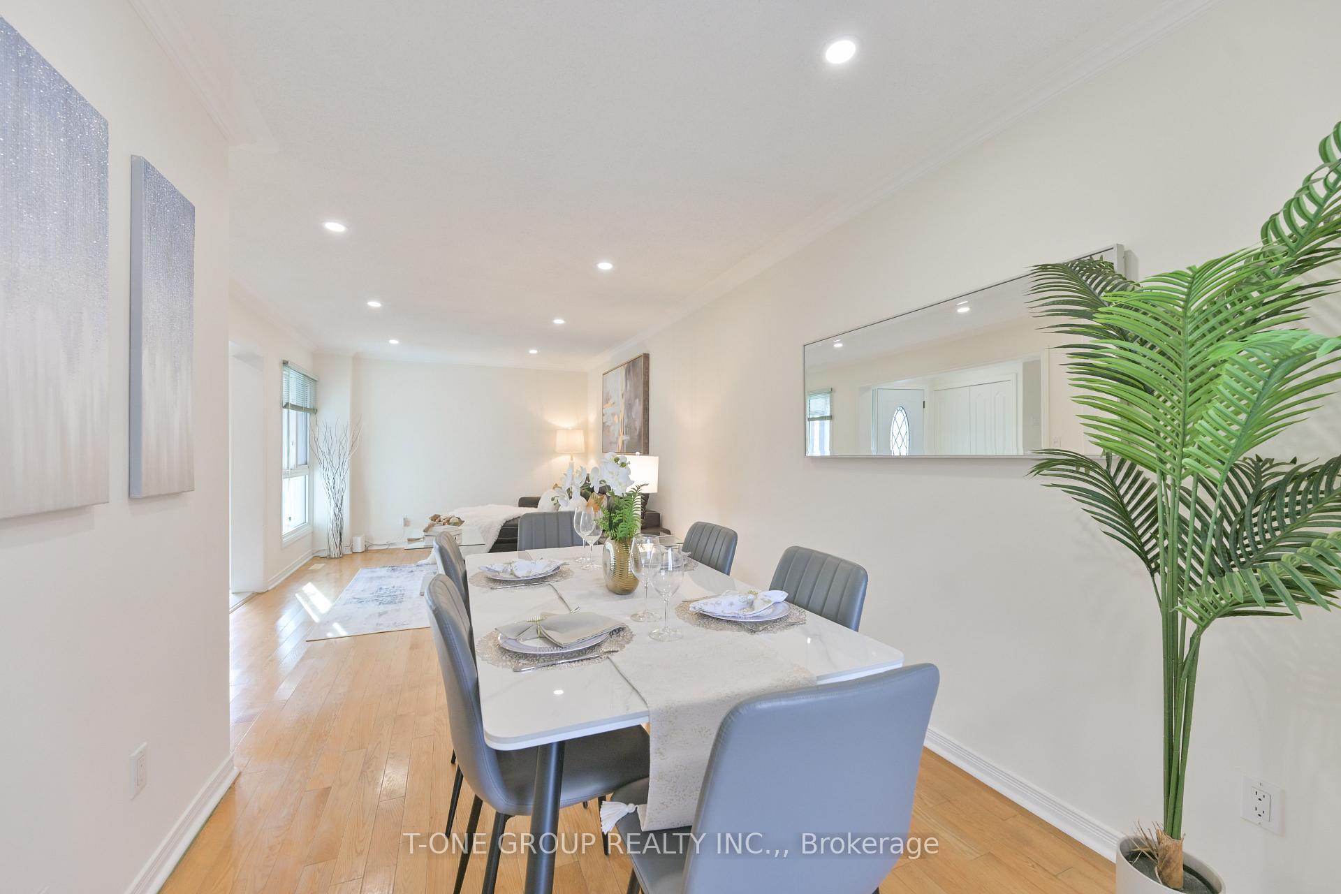 Photo 8 of 19 Pepperell Crescent, Markham, Milliken Mills West — HOMEH
