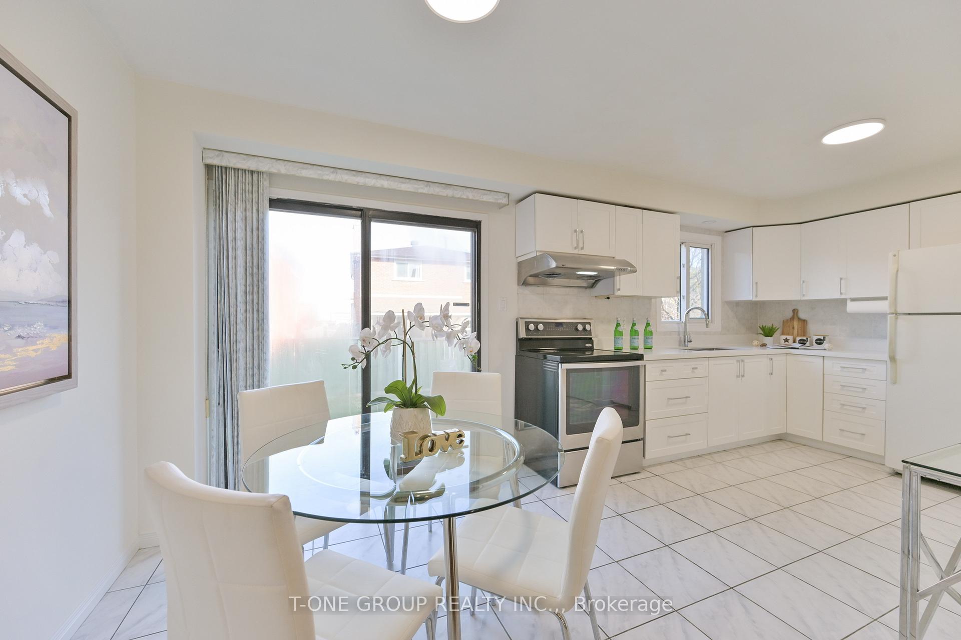 Photo 9 of 19 Pepperell Crescent, Markham, Milliken Mills West — HOMEH