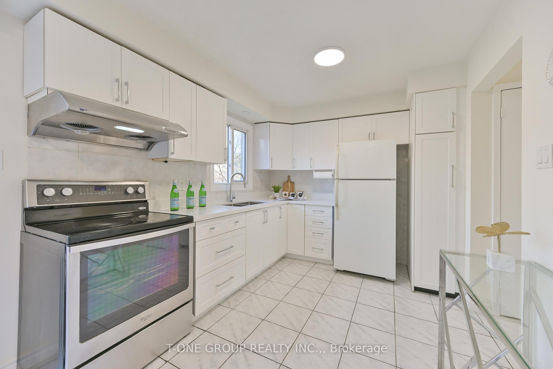 Photo 10 of 19 Pepperell Crescent, Markham, Milliken Mills West — HOMEH