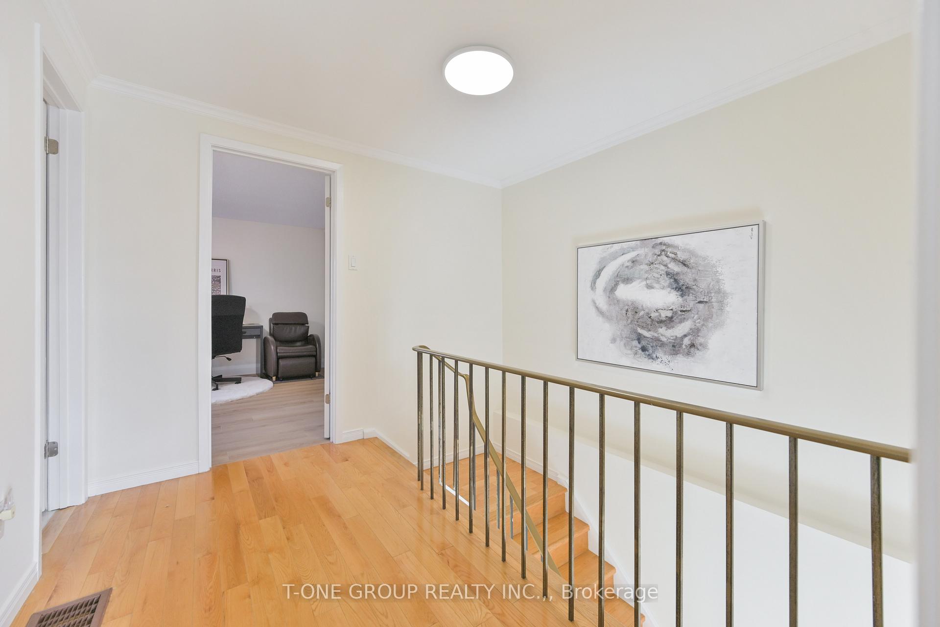 Photo 14 of 19 Pepperell Crescent, Markham, Milliken Mills West — HOMEH