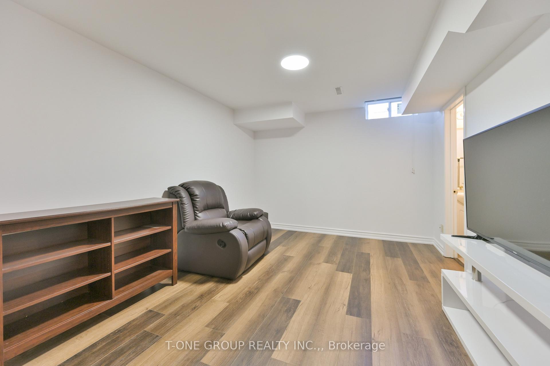 Photo 24 of 19 Pepperell Crescent, Markham, Milliken Mills West — HOMEH