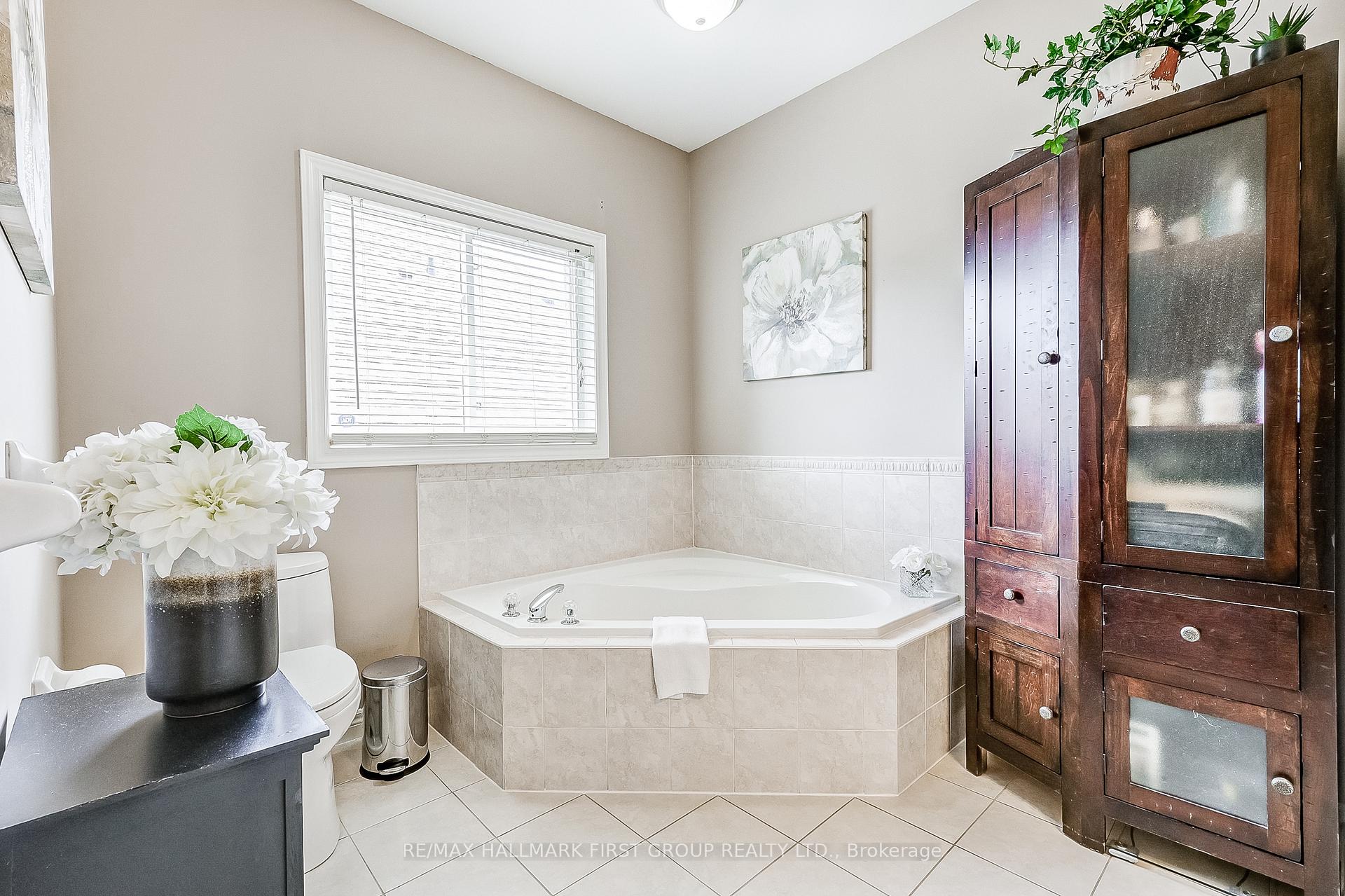 Photo 25 of 3507 Garrard Road, Whitby, Rolling Acres — HOMEH