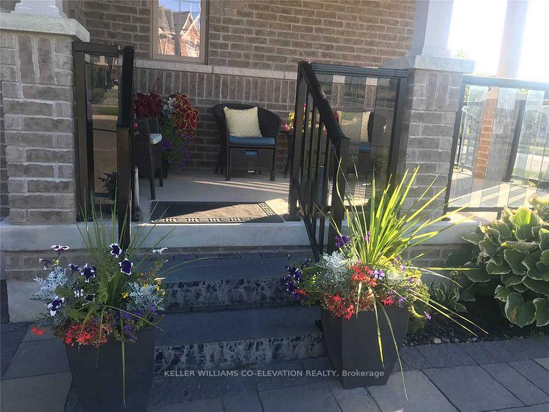 Photo 3 of 1 Dunedin Drive, Vaughan, Kleinburg — HOMEH
